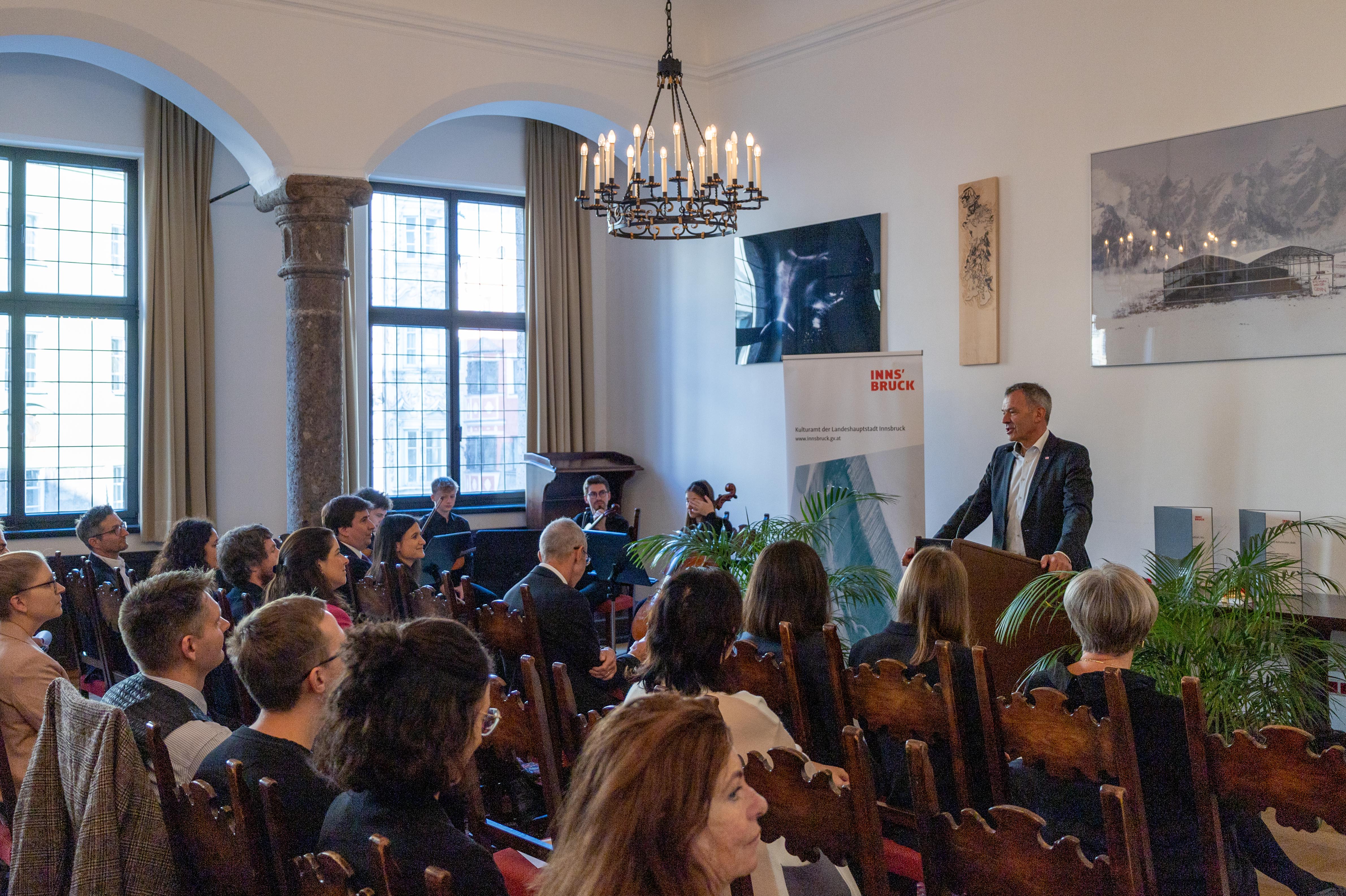 Vizebürgermeister Georg Willi hielt eine Rede vor der Preisverleihung.