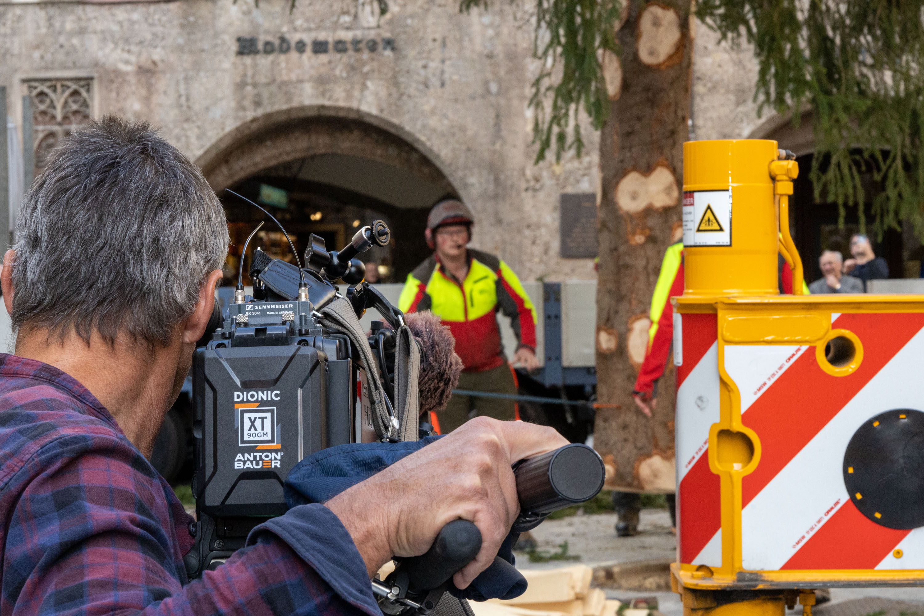 Auch zahlreiche Medien ließen sich das Spektakel nicht entgehen.