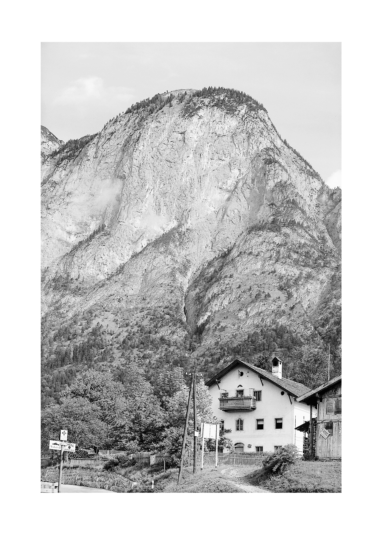 Der Hechenberg von der Kranebitter Allee aus gesehen, um 1935.