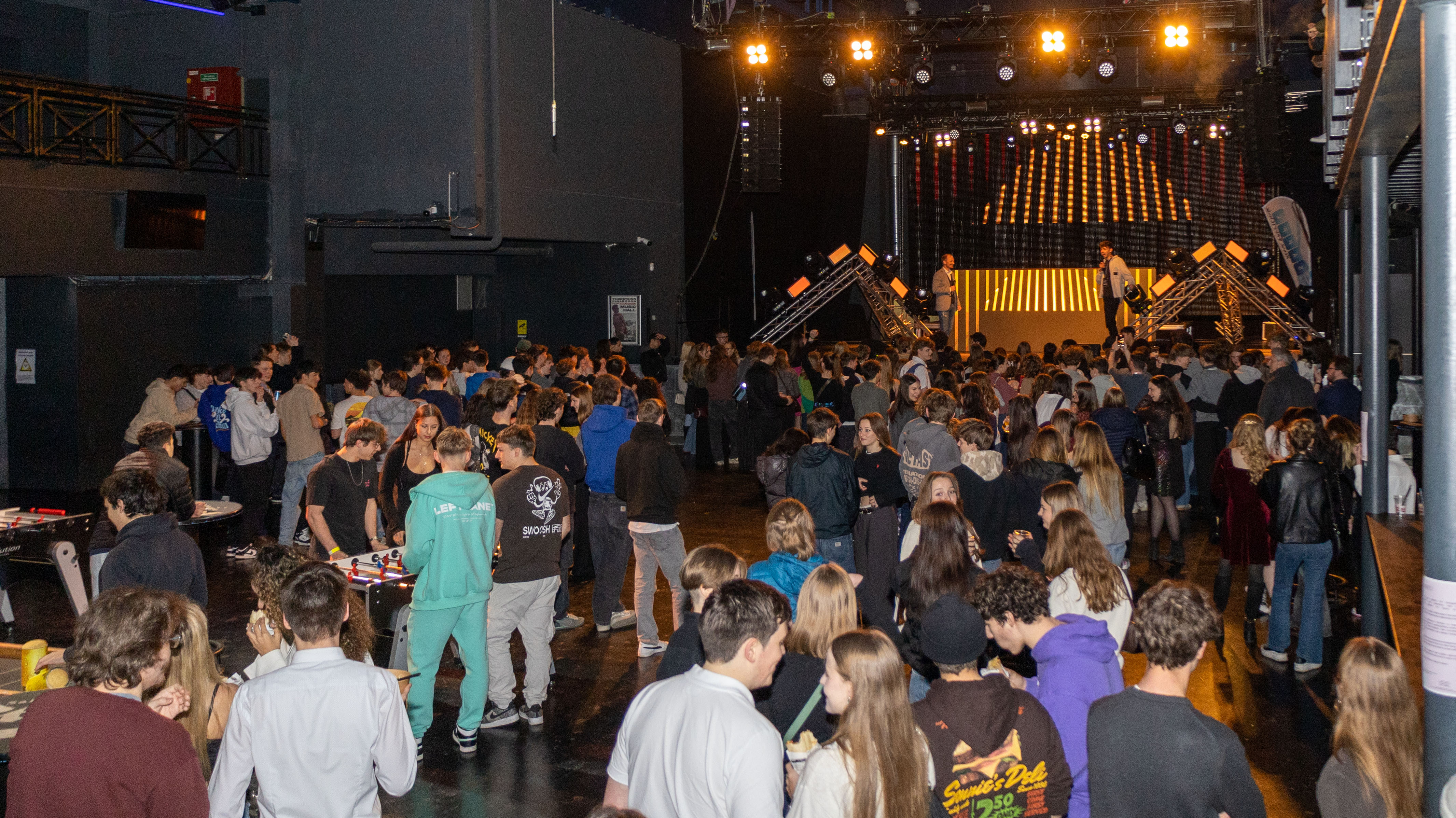 Die traditionelle JungbürgerInnenfeier wurde heuer nach einer längeren Pause in einem modernen Party-Setting abgehalten – und fand großen Anklang bei den jungen Erwachsenen.