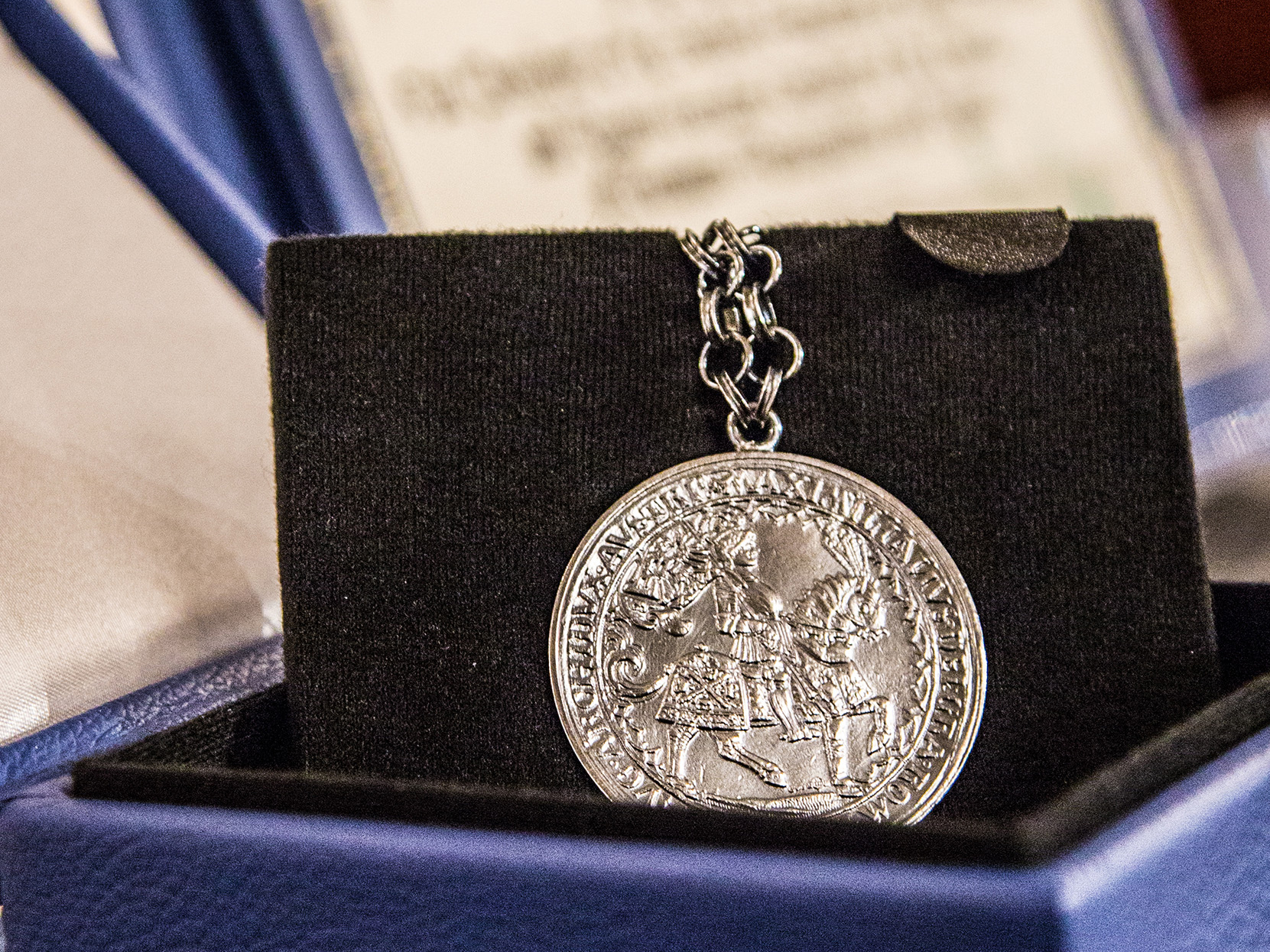 Bis 27. März sind noch Einreichungen für den Kaiser-Maximilian-Preis 2026 möglich.