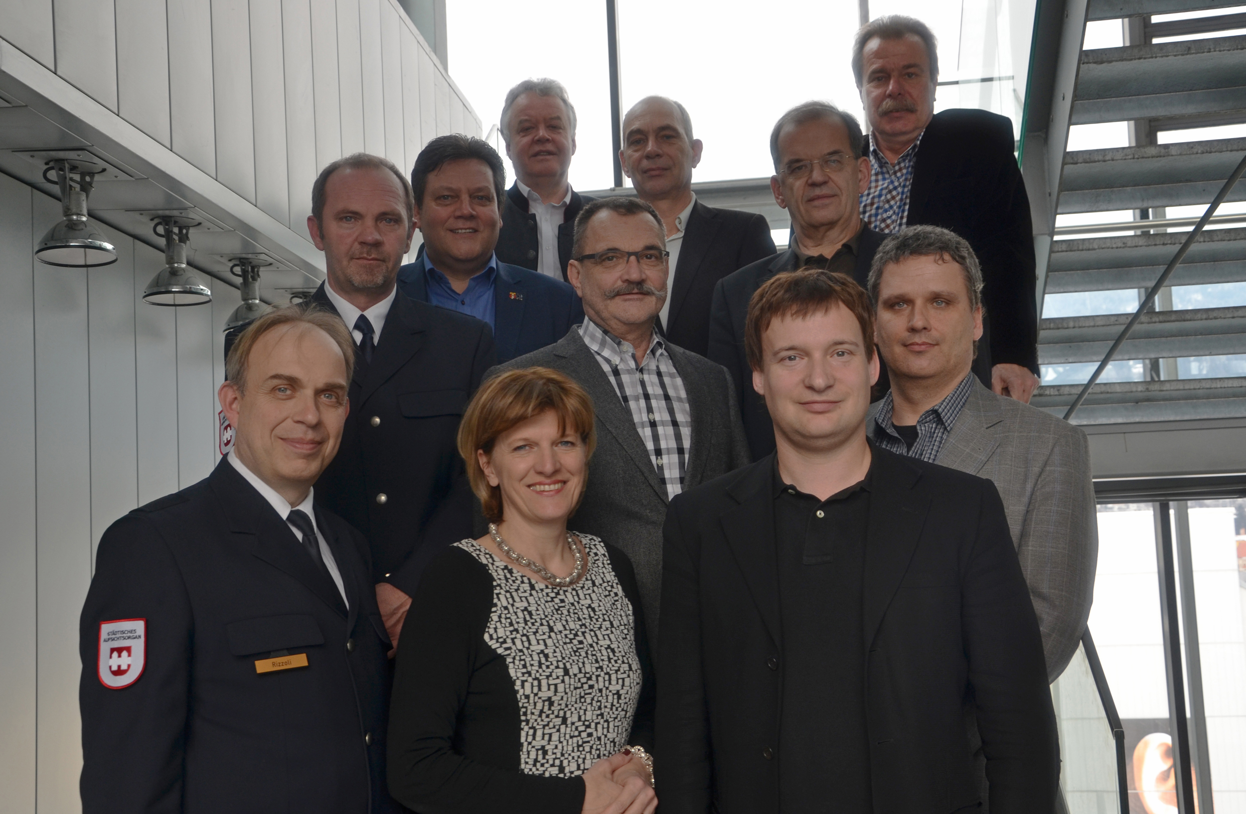 Bürgermeisterin Christine Oppitz-Plörer und Elmar Rizzoli, Amtsleiter für allgemeine Sicherheit und Veranstaltungen (1.v.l.)begrüßten die Vertreter der Ordnungsdienste aus Wels, Graz, Linz, Klagenfurt und Leoben.