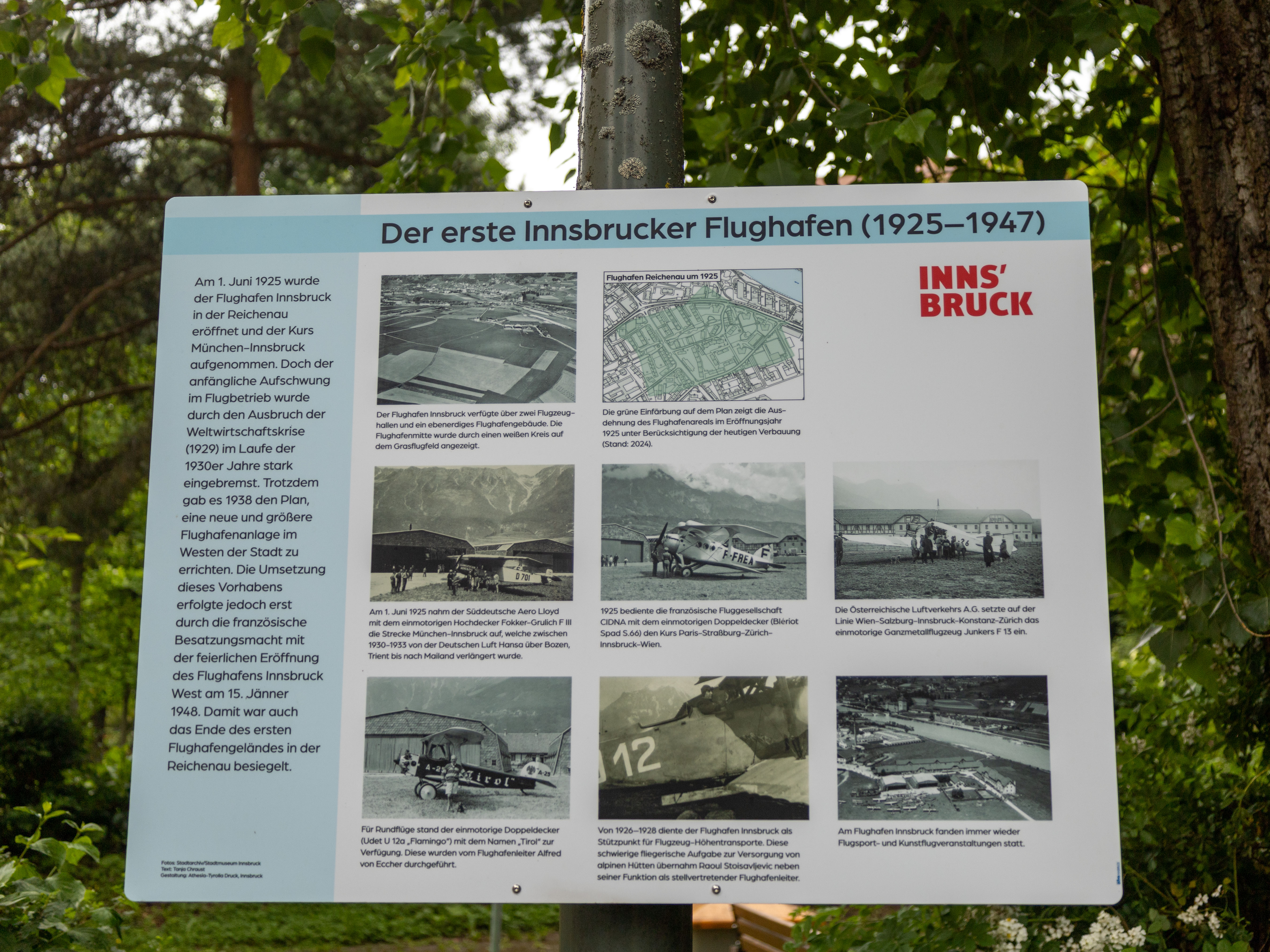 Verschiedene Stationen des Flughafens Reichenau sind auf der neuen Schautafel ersichtlich.