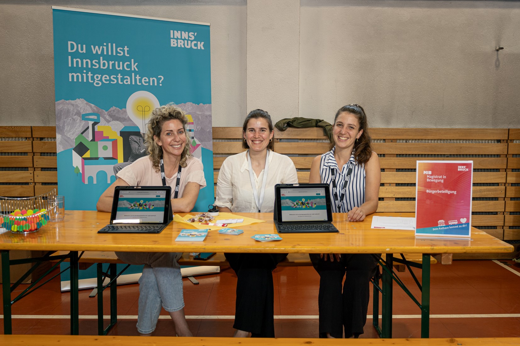 Auch die KollegInnen des Referates Bürgerbeteiligung und partizipative Stadtgestaltung sind in Amras vor Ort.