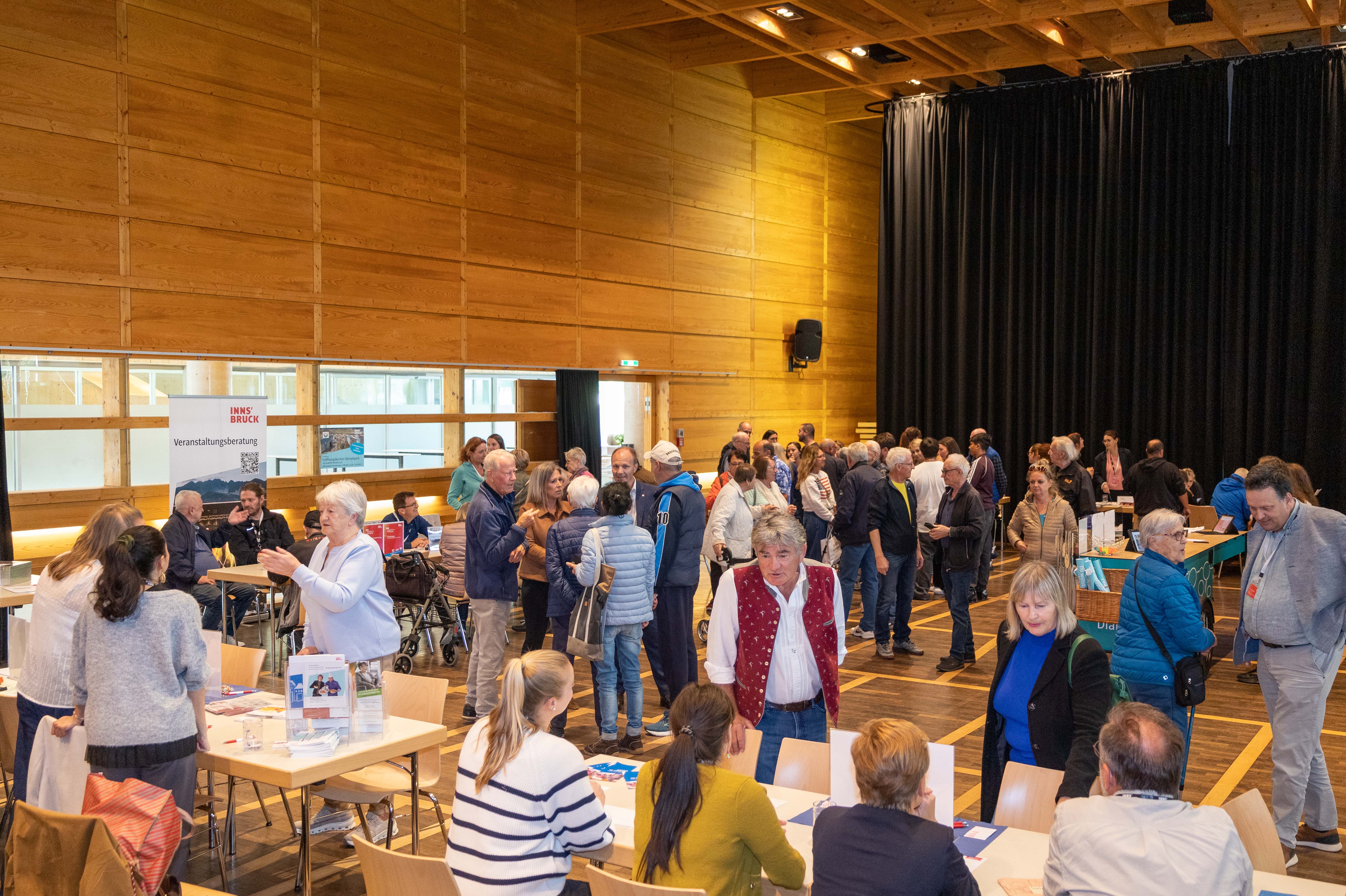 Die Veranstaltung im Olympischen Dorf im September war bisher am besten besucht. Die BürgerInnen nehmen das Infoformat des Magistrats zunehmend sehr gut an.