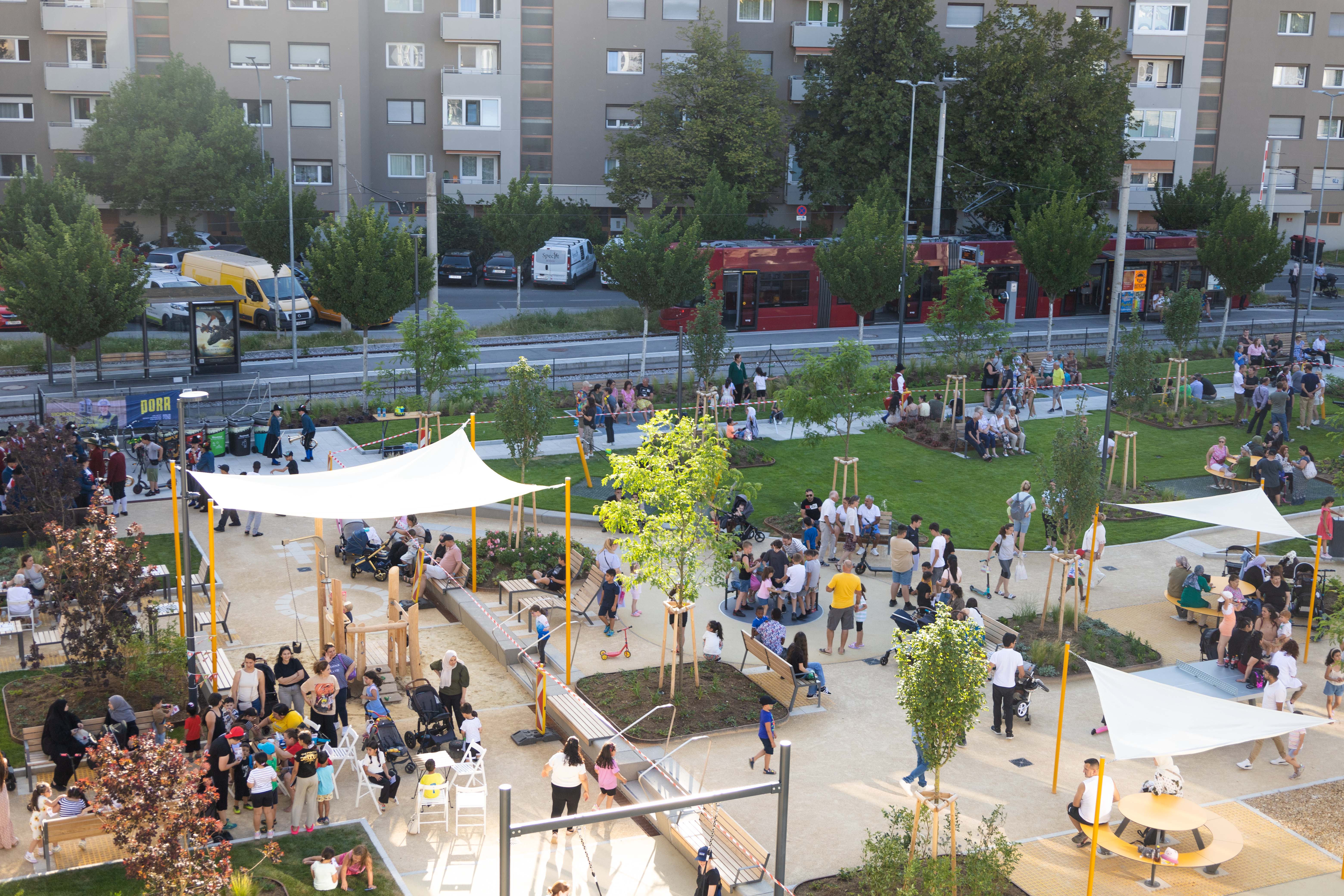 Im Sommer 2025 wurde der neue Begegnungsort gemeinsam mit der Bevölkerung eröffnet.