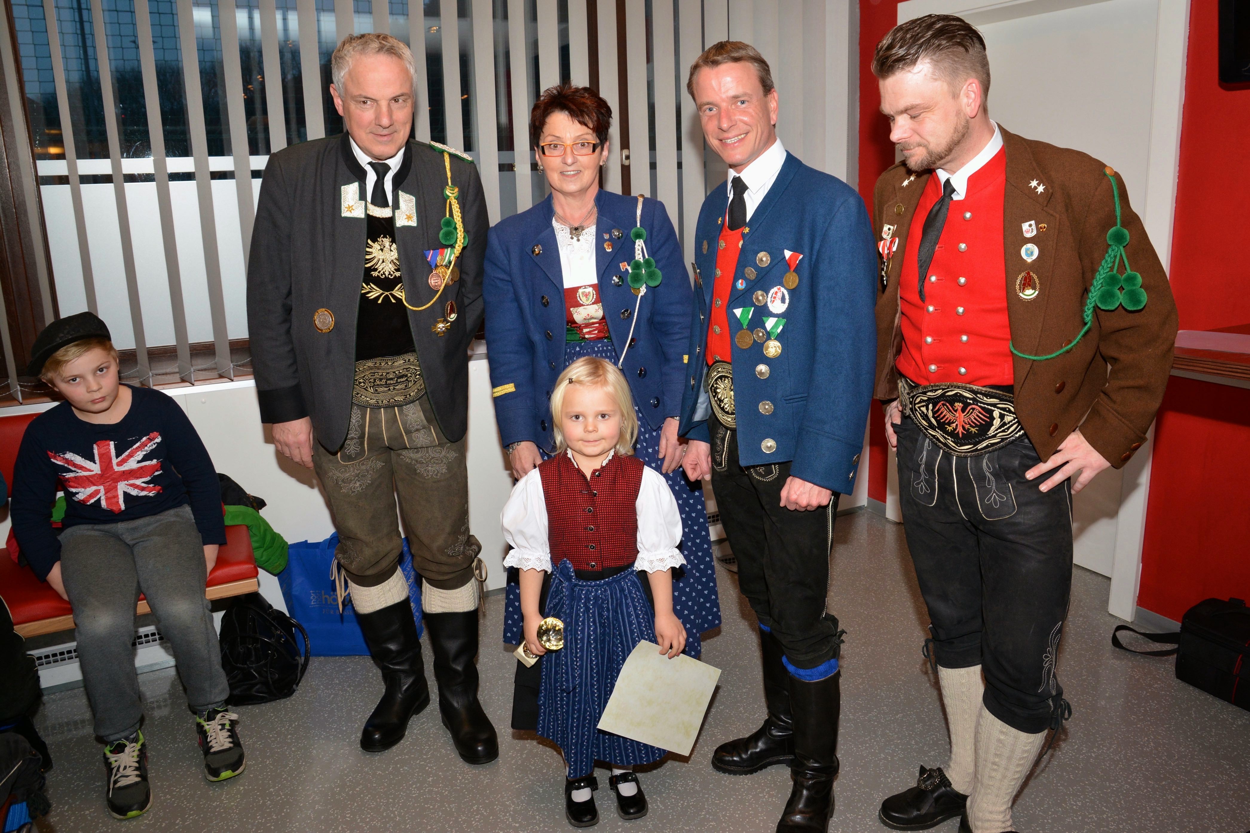 42 Kinder nahmen am Skirennen, und 58 am BAON-Königskettenschießen 2015 teil. Die Siegerehrungen dazu fanden im Schützenheim der Schützenkompanie Allerheiligen statt. Vizebürgermeister Christoph Kaufmann gratulierte herzlich.