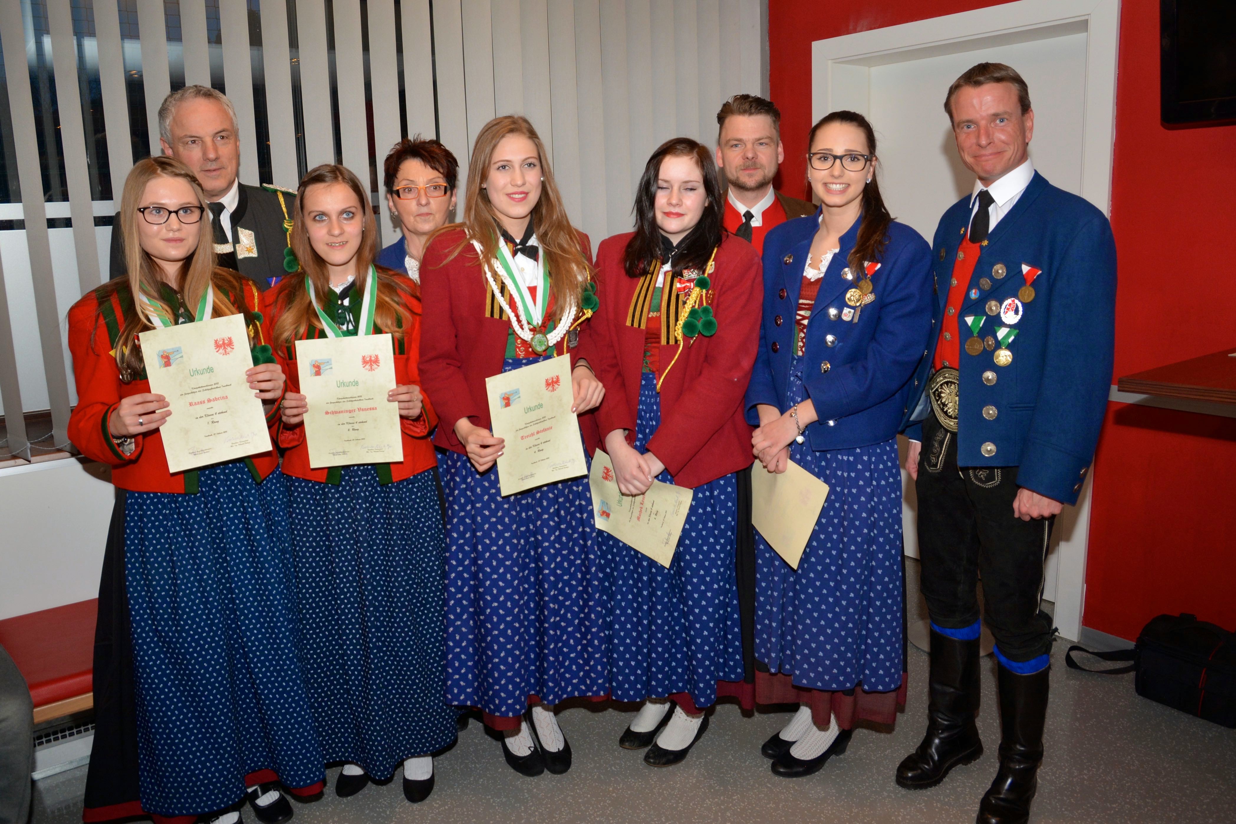 42 Kinder nahmen am Skirennen, und 58 am BAON-Königskettenschießen 2015 teil. Die Siegerehrungen dazu fanden im Schützenheim der Schützenkompanie Allerheiligen statt. Vizebürgermeister Christoph Kaufmann gratulierte herzlich.