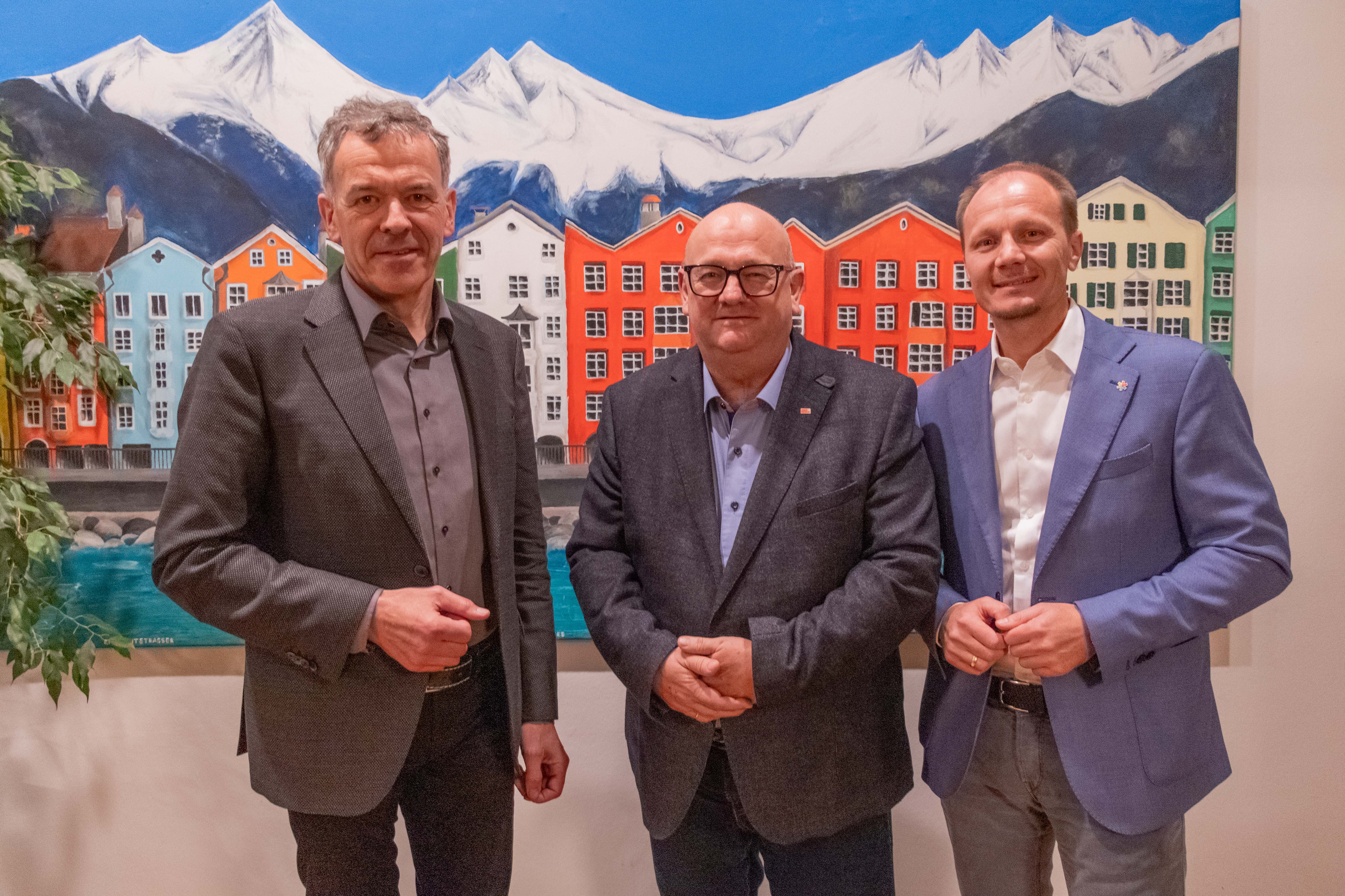 Auch 2026 wird in Soziales und Kultur investiert: v.l. Vizebürgermeister Georg Willi, Finanzdirektor Martin Rupprechter und Bürgermeister Johannes Anzengruber.