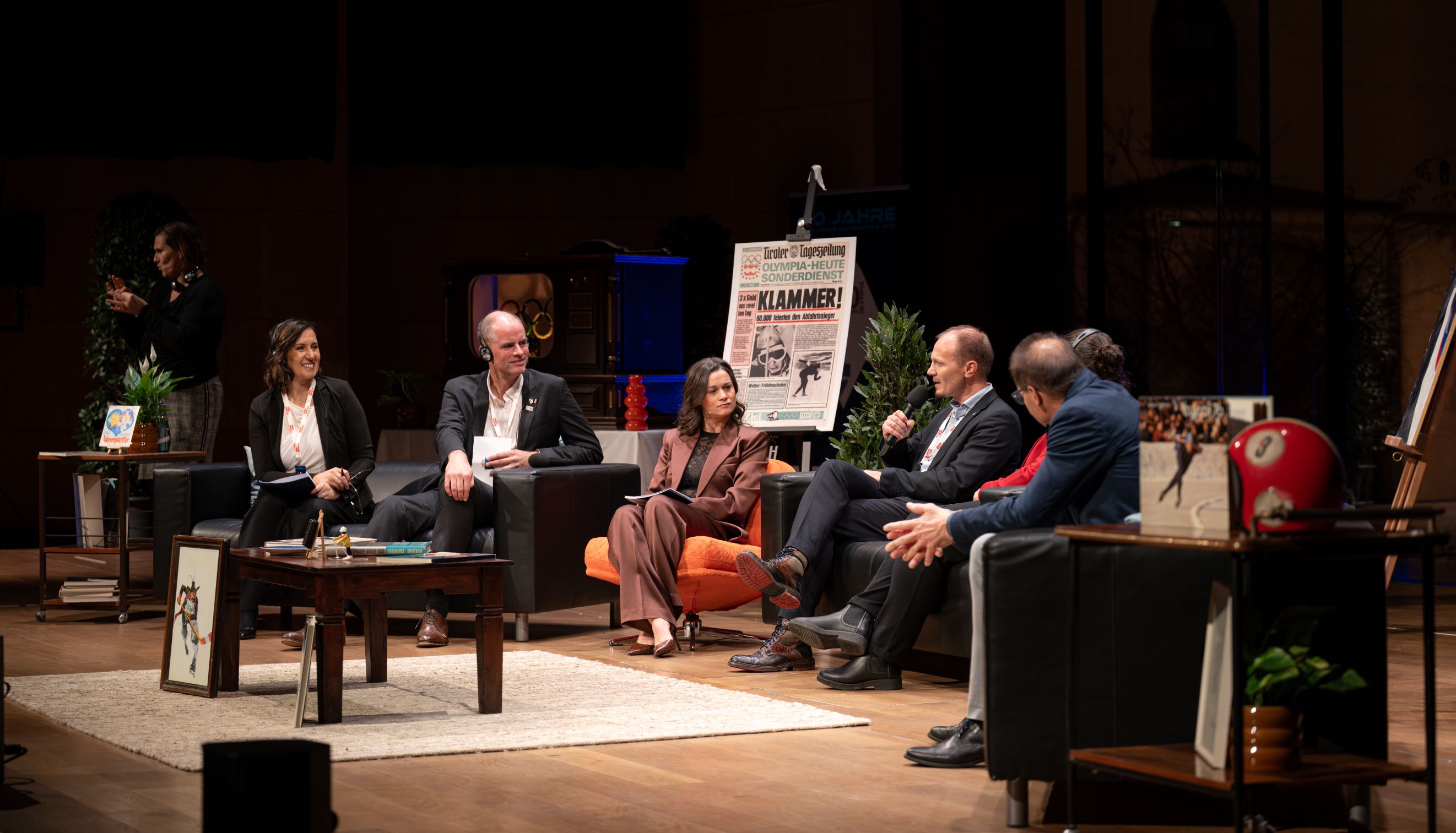 Was bleibt den Austragungsorten von Olympischen Spielen: Im Podiumsgespräch mit Bürgermeister Johannes Anzengruber und den politischen VertreterInnen der ehemaligen Olympiastädte Sarajevo, Lillehammer und St. Moritz kam die Nachhaltigkeit zur Sprache.