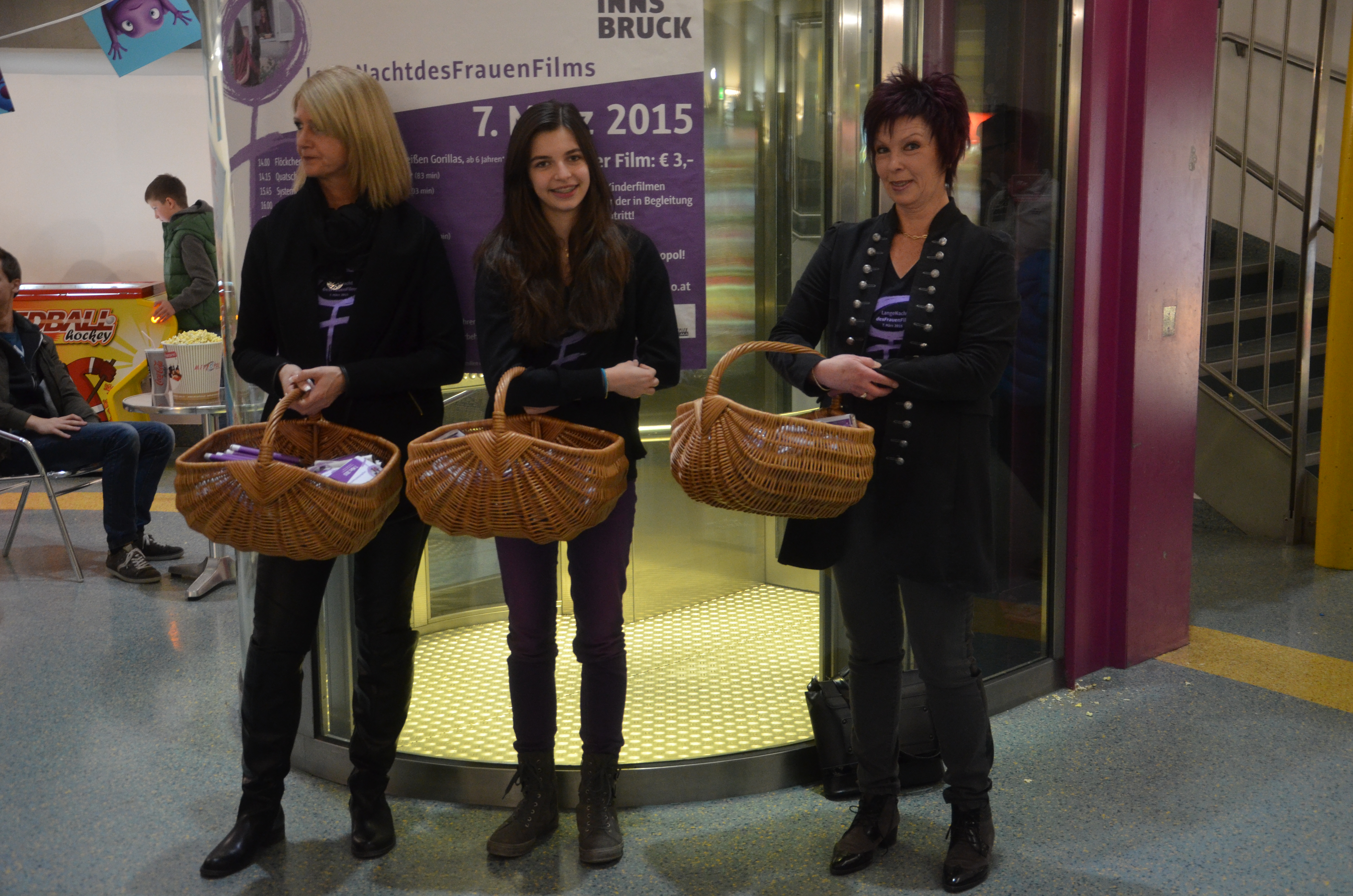 Zum Internationalen Frauentag veranstaltete das Referat Frauen, Familien und SeniorInnen am 07. März wieder die „LangeNachtdesFrauenFilms“ im Innsbrucker Metropol Kino. Offiziell eröffnet wurde der Abend von Vizebürgermeisterin Sonja Pitscheider, Uschi Klee (Leiterin Referat Frauen, Familie und Seniorinnen), Christian Hofer und Patrizia Hueber (beide Metropol Kino Innsbruck). Das vielfältige Programm regte dazu an, über Chancengleichheit und gelebte Gleichberechtigung nachzudenken.