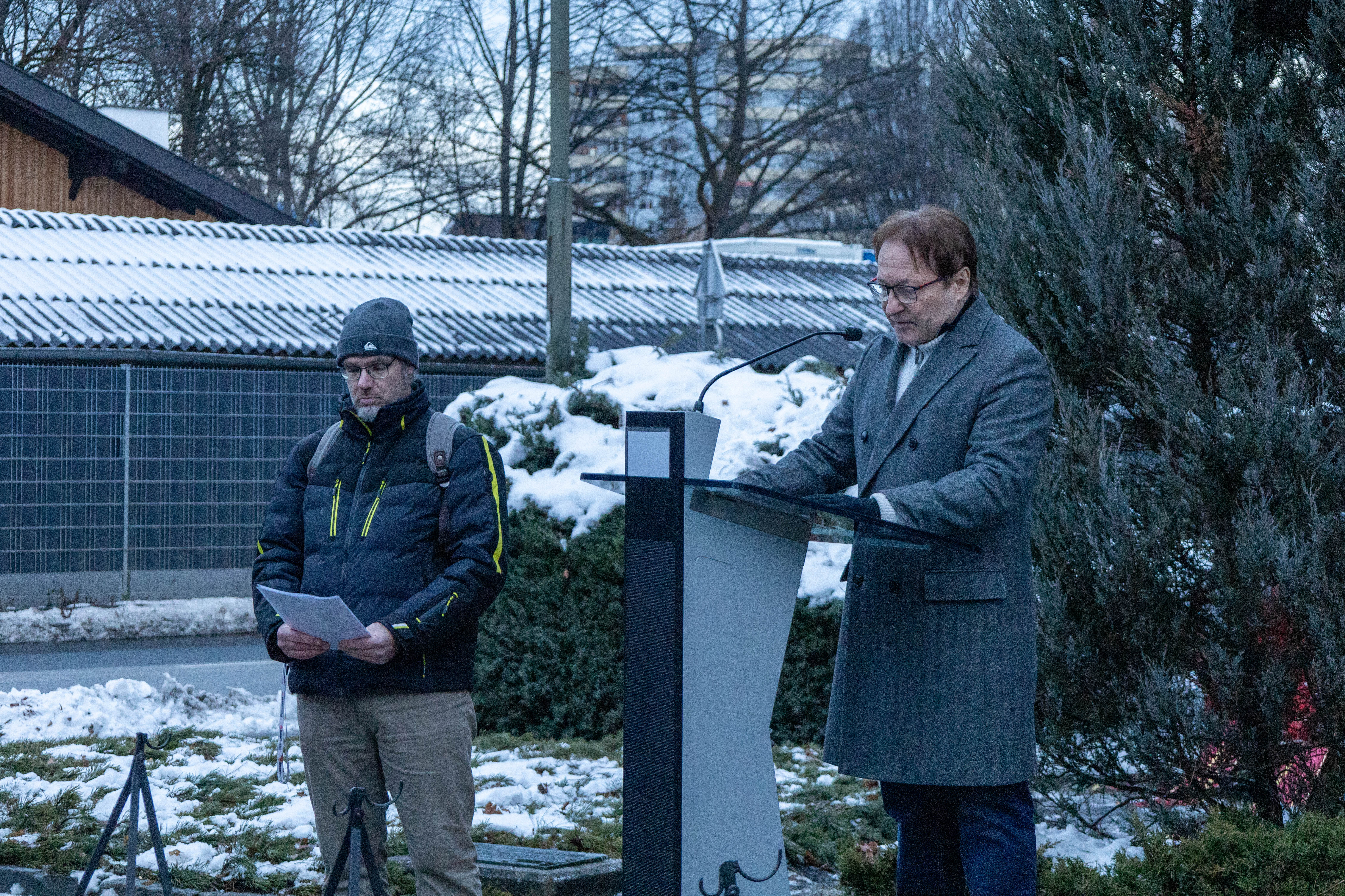 Der Historiker Horst Schreiber (r.) hielt gemeinsam mit Wolfgang Grünzweig (l.) die Gedenkrede.