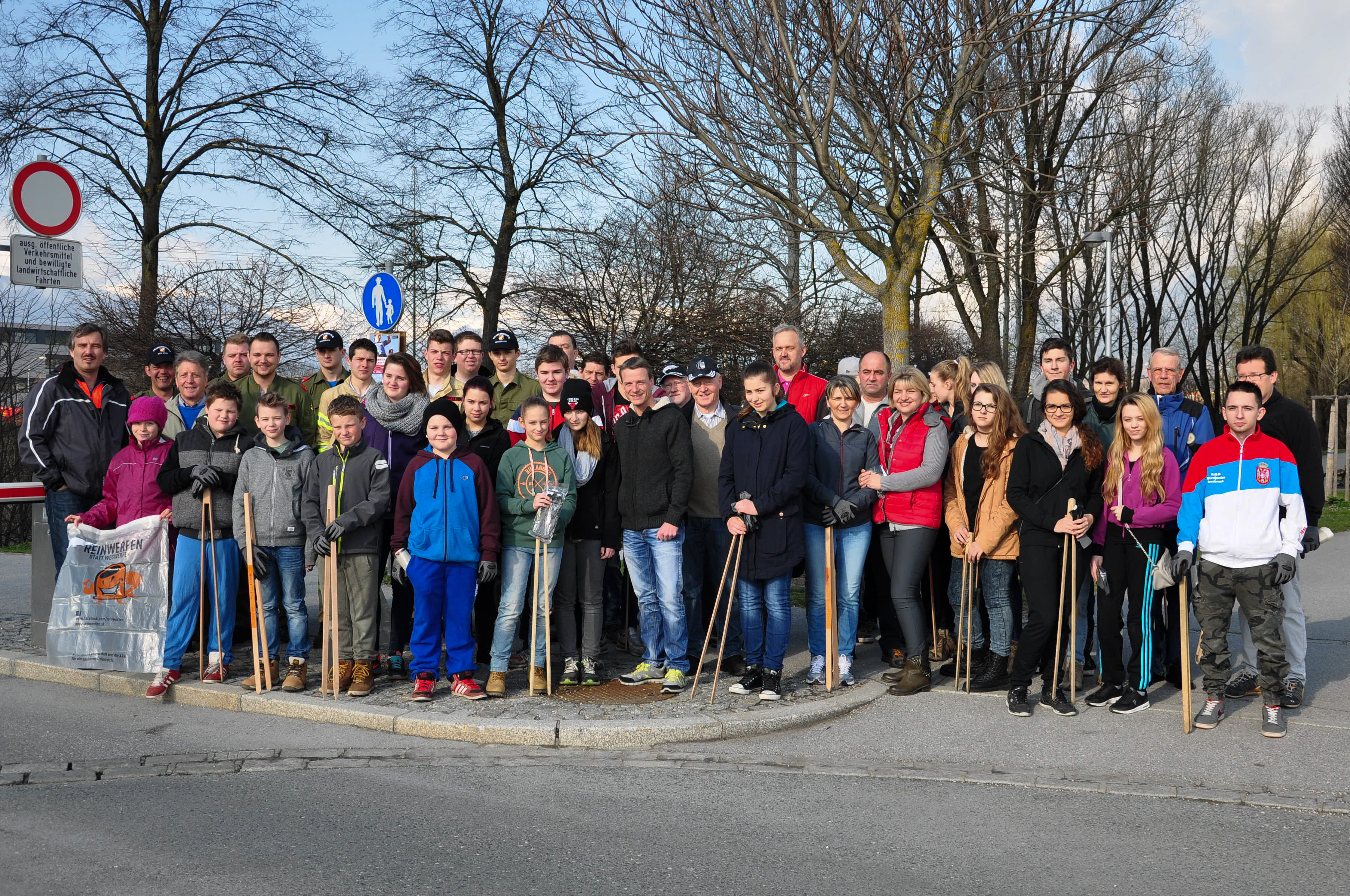 Auch Vizebürgermeister Christoph Kaufmann freute sich über den großen Andrang an Freiwilligen. Über 230 halfen mit, knapp 50 davon kamen aus dem O-Dorf.