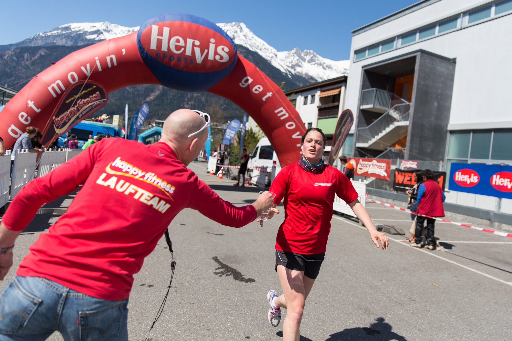 Ganz im Zeichen des guten Zweckes Stand der heurige Happy Run. Der Gesamterlös der Laufveranstaltung geht nämlich an die Ronald McDonald Kinderhilfe. Eine Vielzahl an Laufbegeisterten trat an und lies sich im Ziel - umrandet von einem facettenreichem Rahmenprogramm - feiern. Auch Vizebürgermeister Christoph Kaufmann fieberte mit und gratulierte.