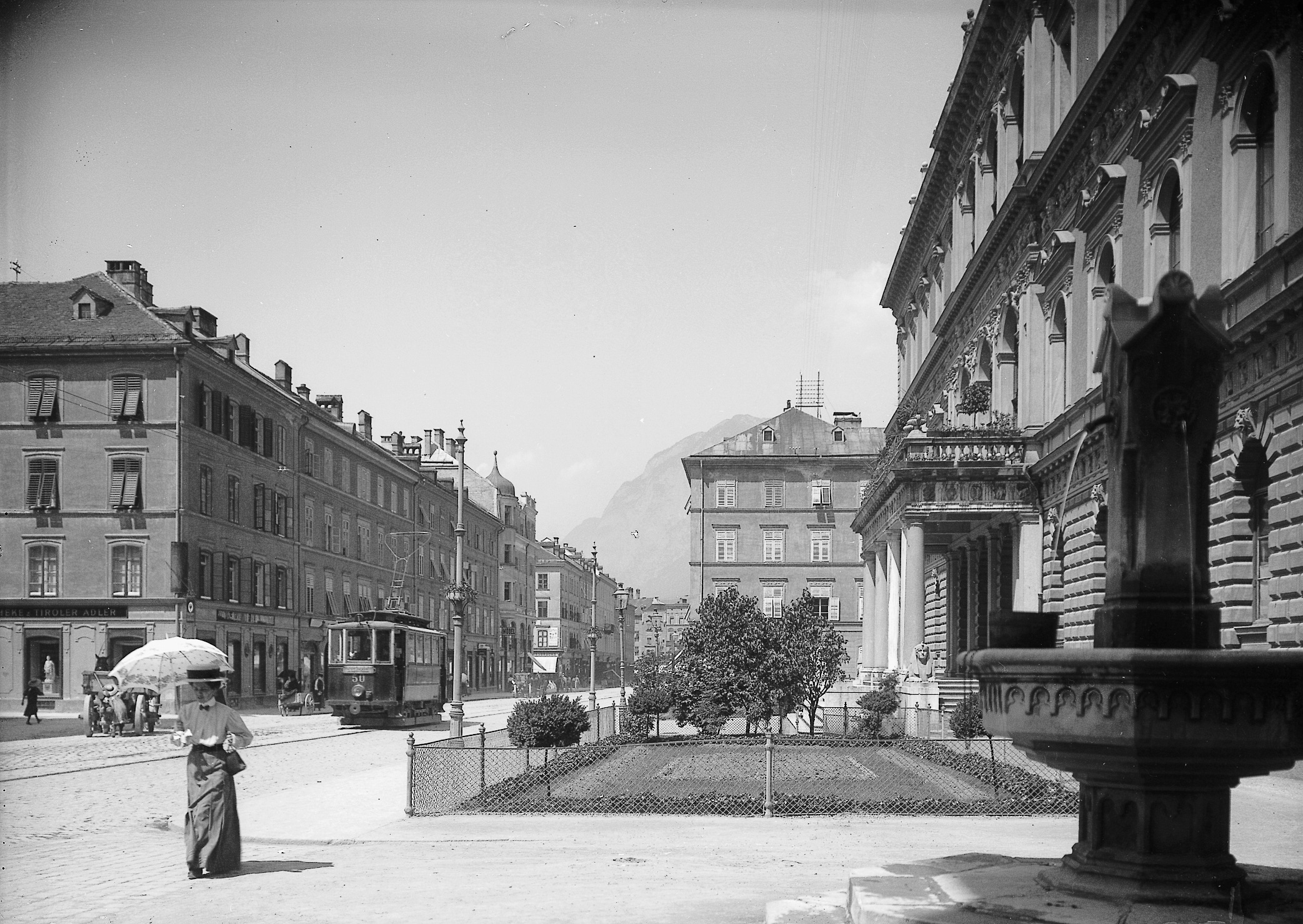 Die Museumstraße erscheint tagsüber als Idyll.