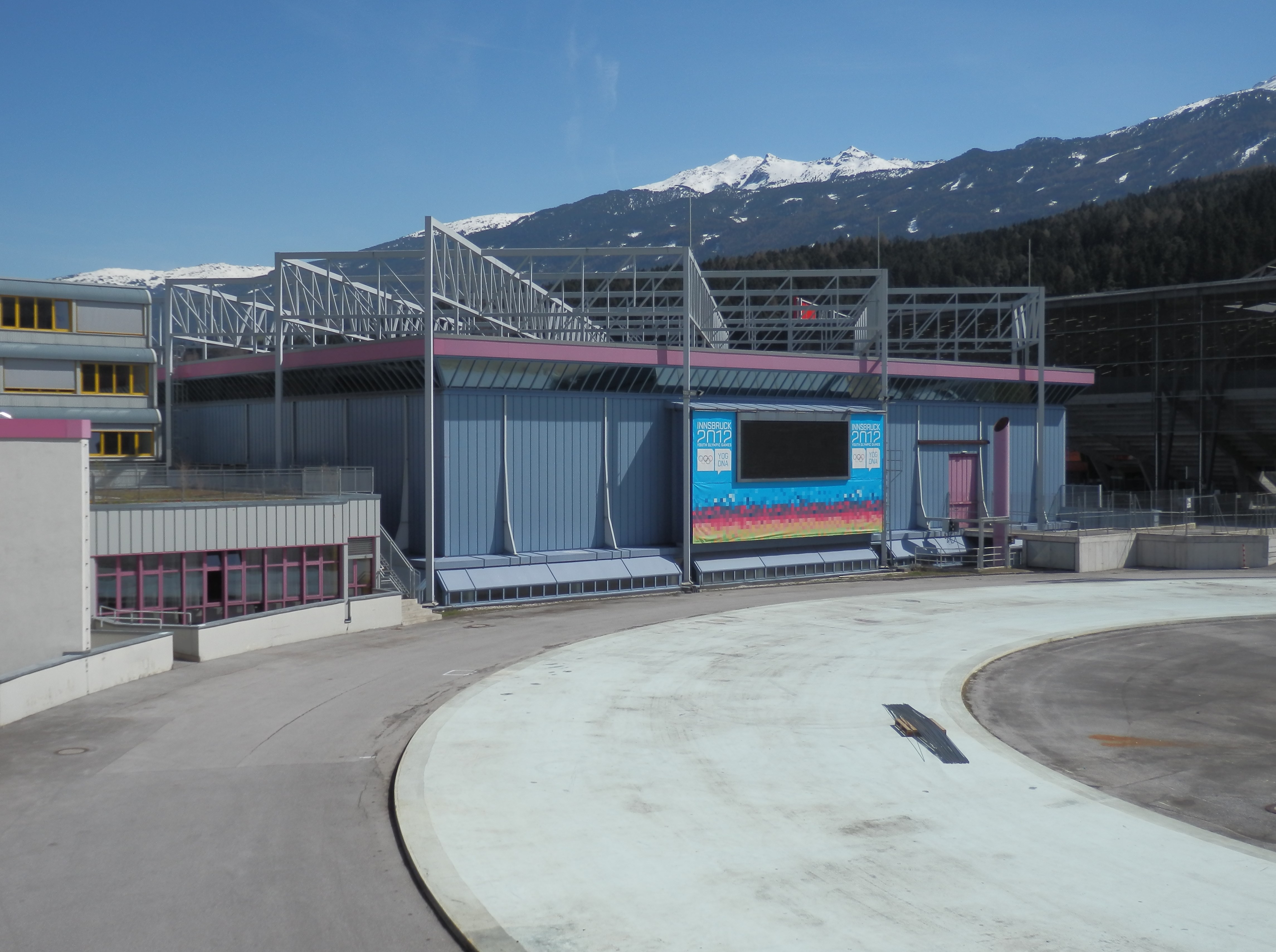 Heimat des Sportes: Blick auf das 1977 fertiggestellte Landessportcenter