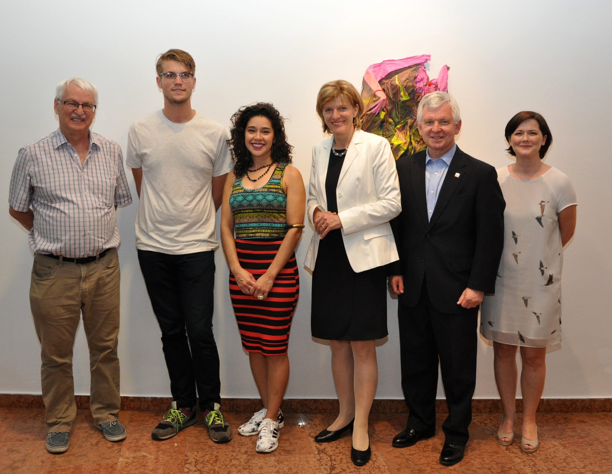 Bei der Vernissage zur Ausstellung in der Andechsgalerie (v.l.): Prof. Dr. Günter Bischof (Director of Center Austria, The University of New Orleans), die KünstlerInnen Bradley Stire und Vanessa Centeno, Bürgermeisterin Mag.a Christine Oppitz-Plörer, Mark Romig (President and CEO, New Orleans Tourism Marketing Corporation, representing New Orleans Mayor Mitchell Landrieu) und Mag.a Natalie Pedevilla.