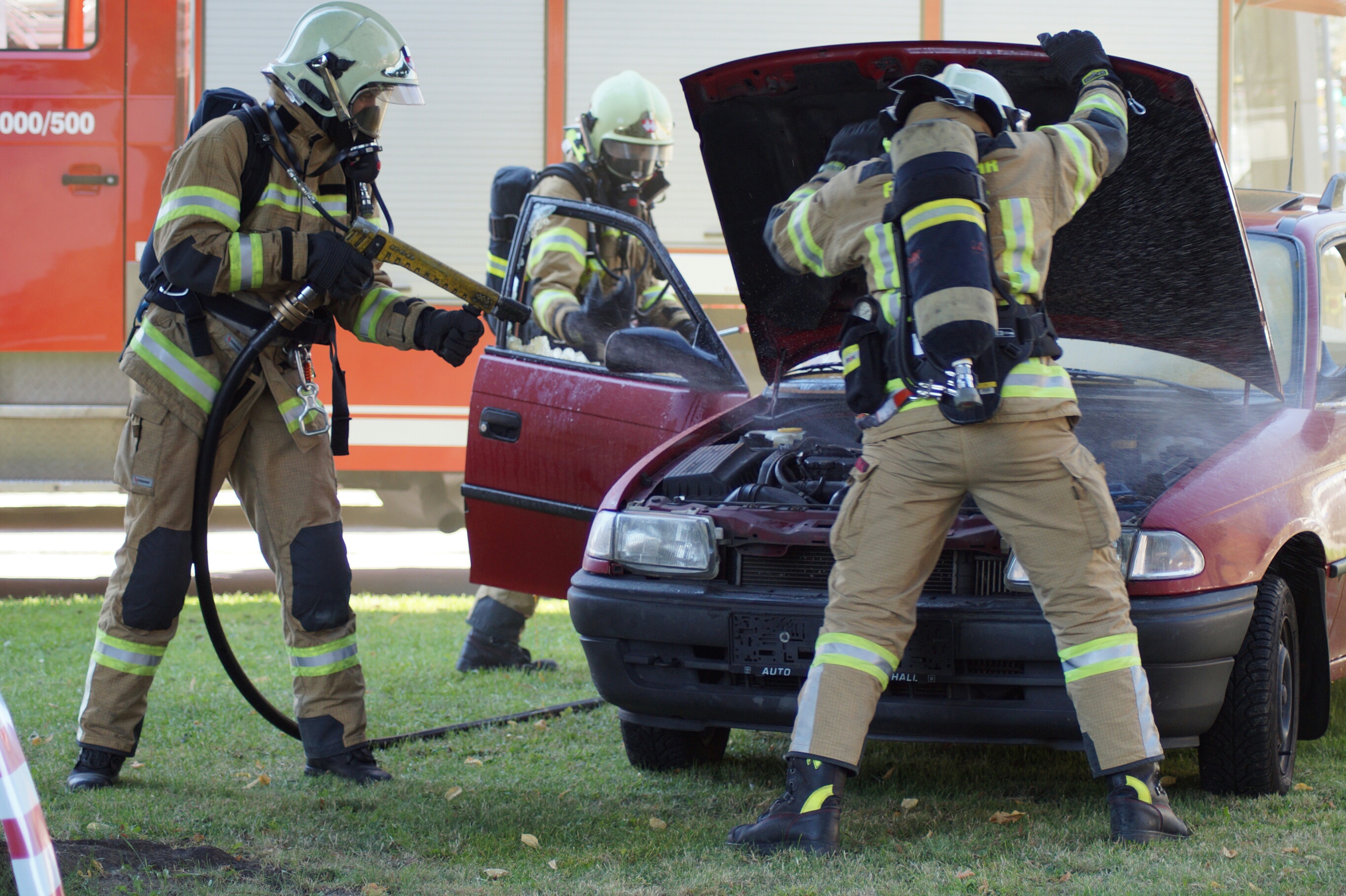 Ende August lud die Freiwillige Feuerwehr Neu-Arzl zum Tag der offenen Tür. Mit spektakulären Darbietungen konnten die begeisterten ZuschauerInnen beeindruckt werden. Auch Vizebürgermeister Christoph Kaufmann war mit dabei.