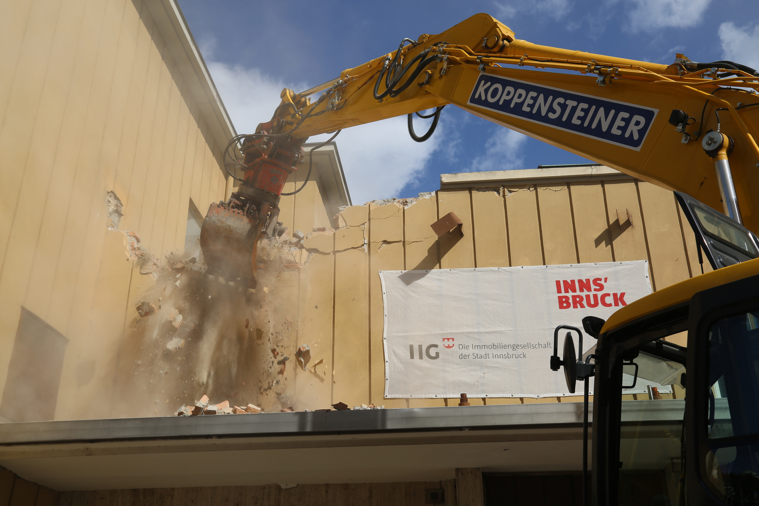 Bis Oktober 2015 sollen die Innsbrucker Stadtsäle vollständig abgerissen sein, bevor im Jänner 2016 die Rohbauphase beginnt.