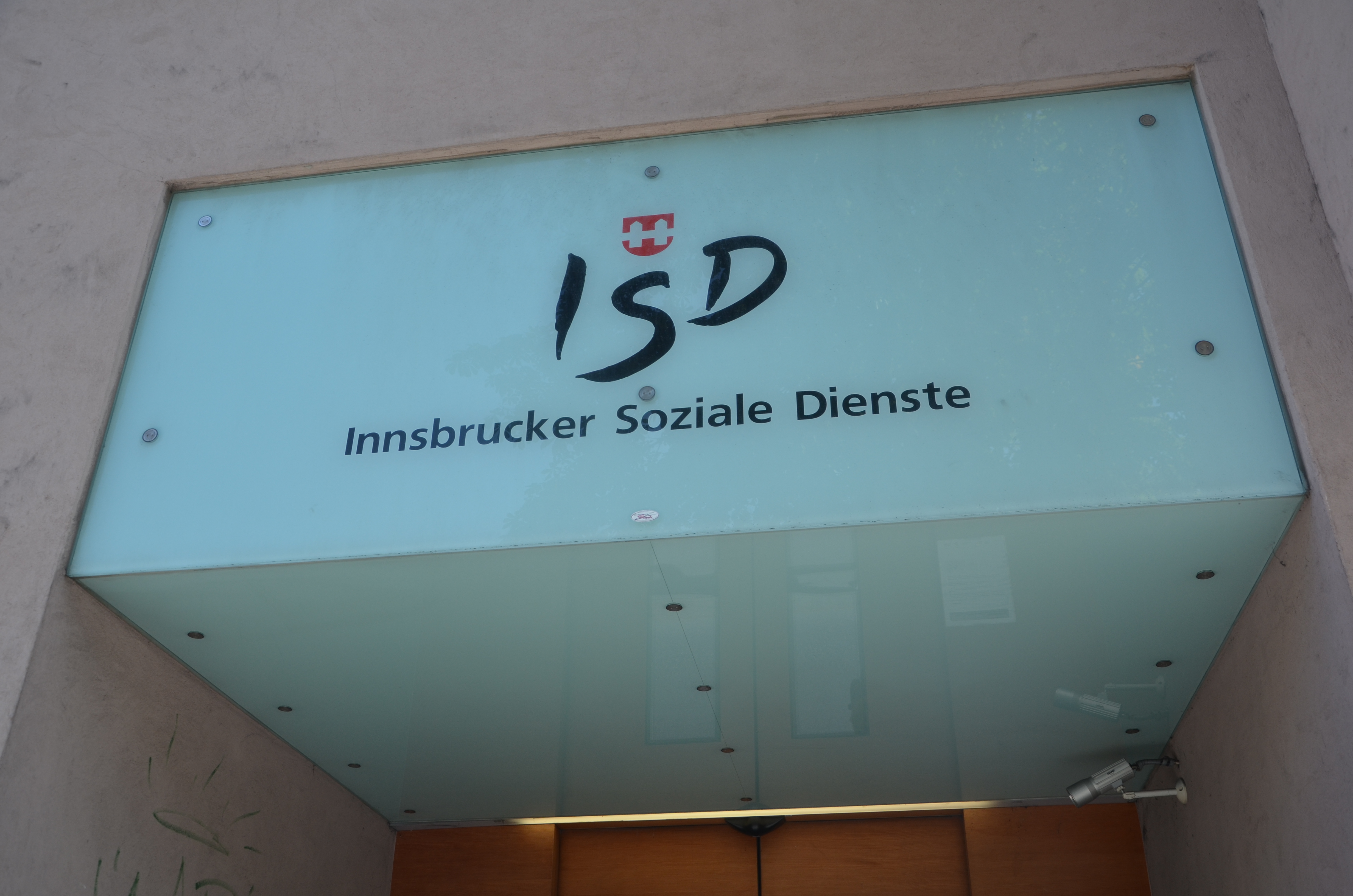 In den acht Wohn- und Pflegeheimen der ISD werden mehr als 1.000 Menschen gepflegt, 700 weitere werden durch das Angebot der mobilen Pflege betreut.