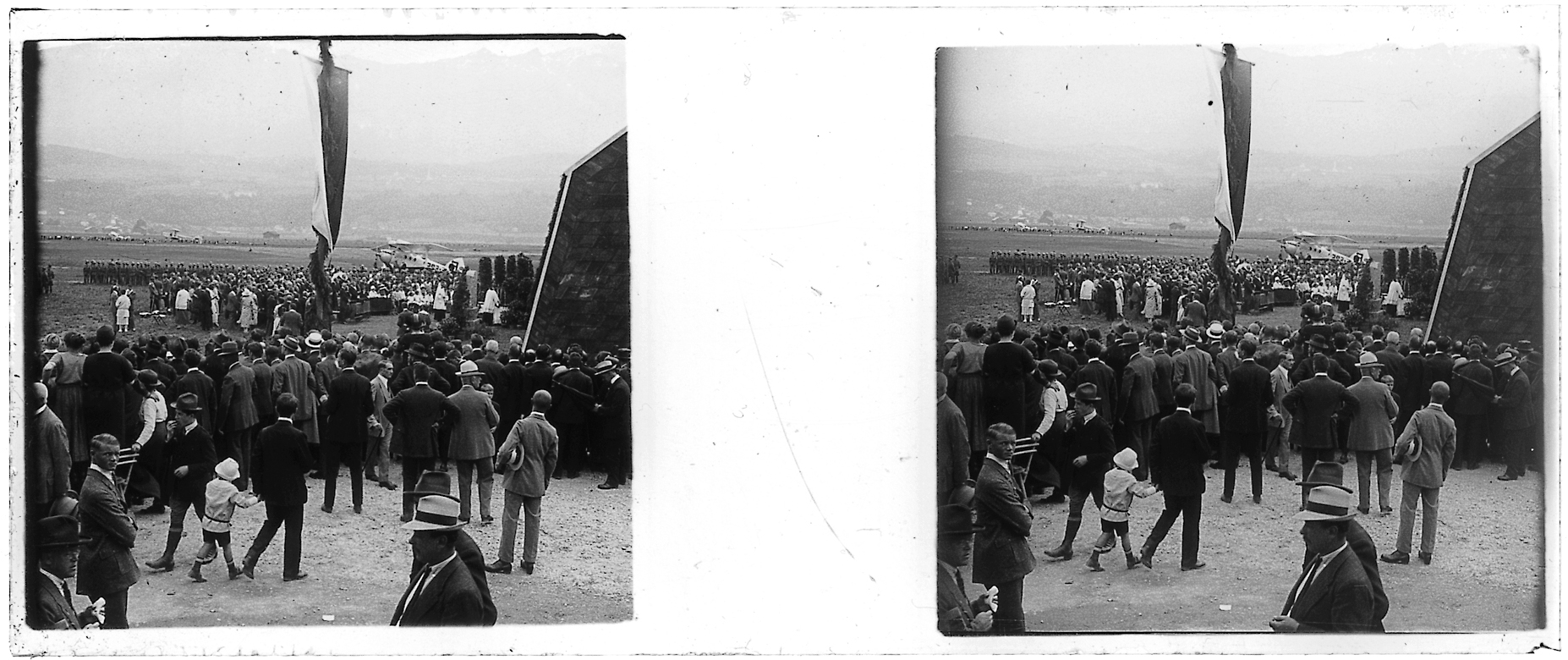 Anlässlich der offiziellen Einweihung des Innsbrucker Flughafens konnte die regelmäßige Flugverbindung München-Innsbruck mit einer Fokker F. III des Süddeutschen Aero Lloyd aufgenommen werden.