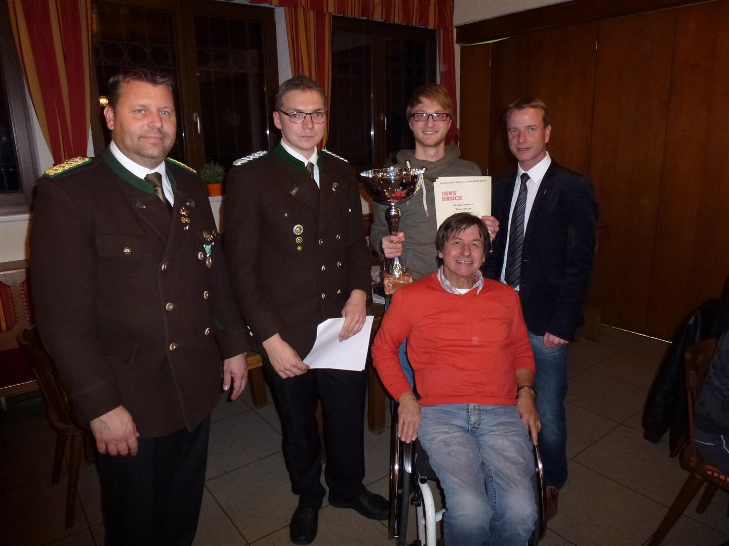 Die Schützengilde Reichenau veranstaltete vom 27. bis 31. Oktober die Innsbrucker Stadtmeisterschaft des Bezirkbundes Innsbruck. Sportreferent und Vizebürgermeister Christoph Kaufmann ließ es sich nicht nehmen persönlich die Siegerehrung‎ mit mit Obmann und Oberschützenmeister Harald Gutsch und Bezirksoberschützenmeister Joachim Steinlechner durchzuführen.