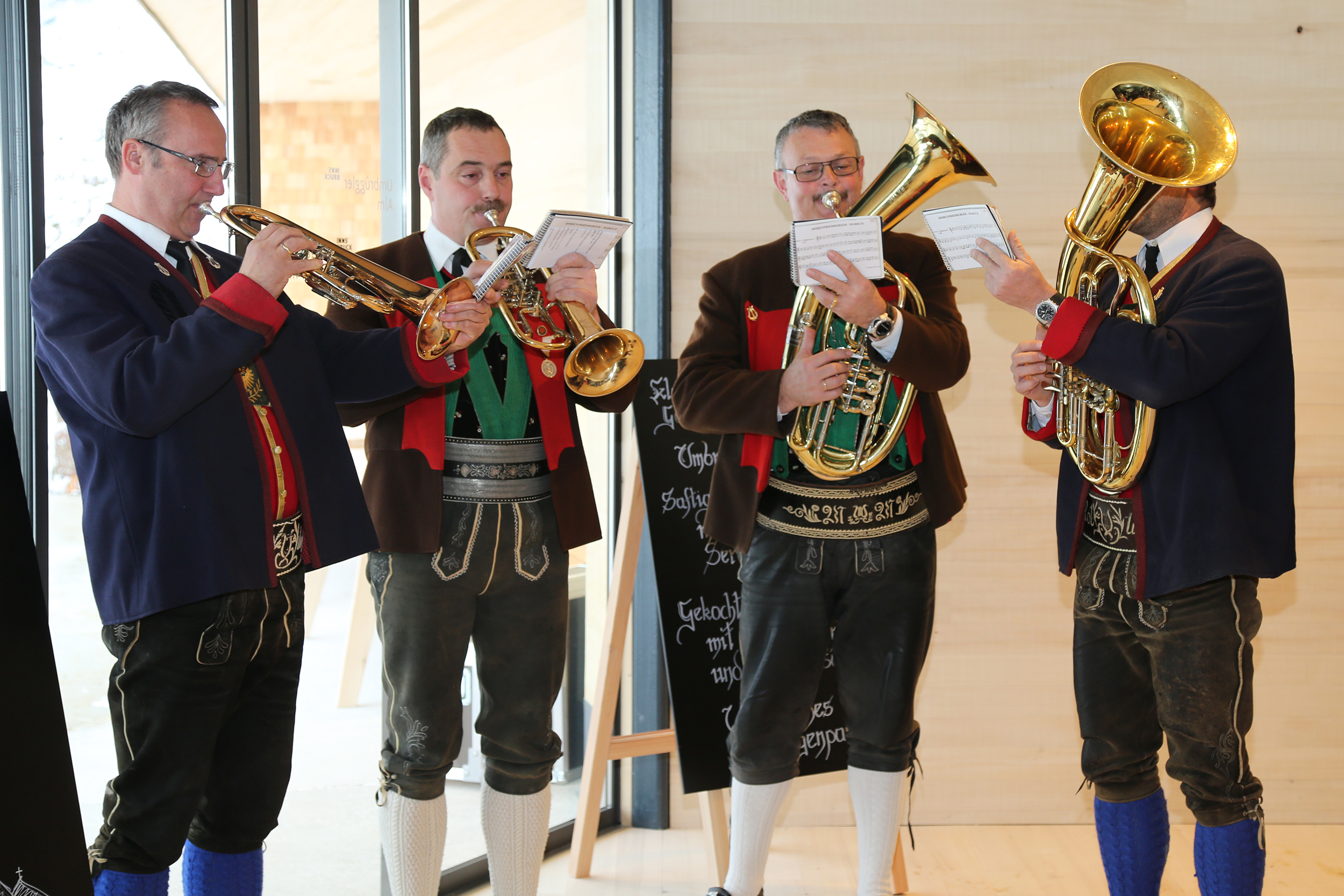 Die Bläsergruppe der Stadtmusikkapelle Hötting umrahmte den Festakt feierlich.