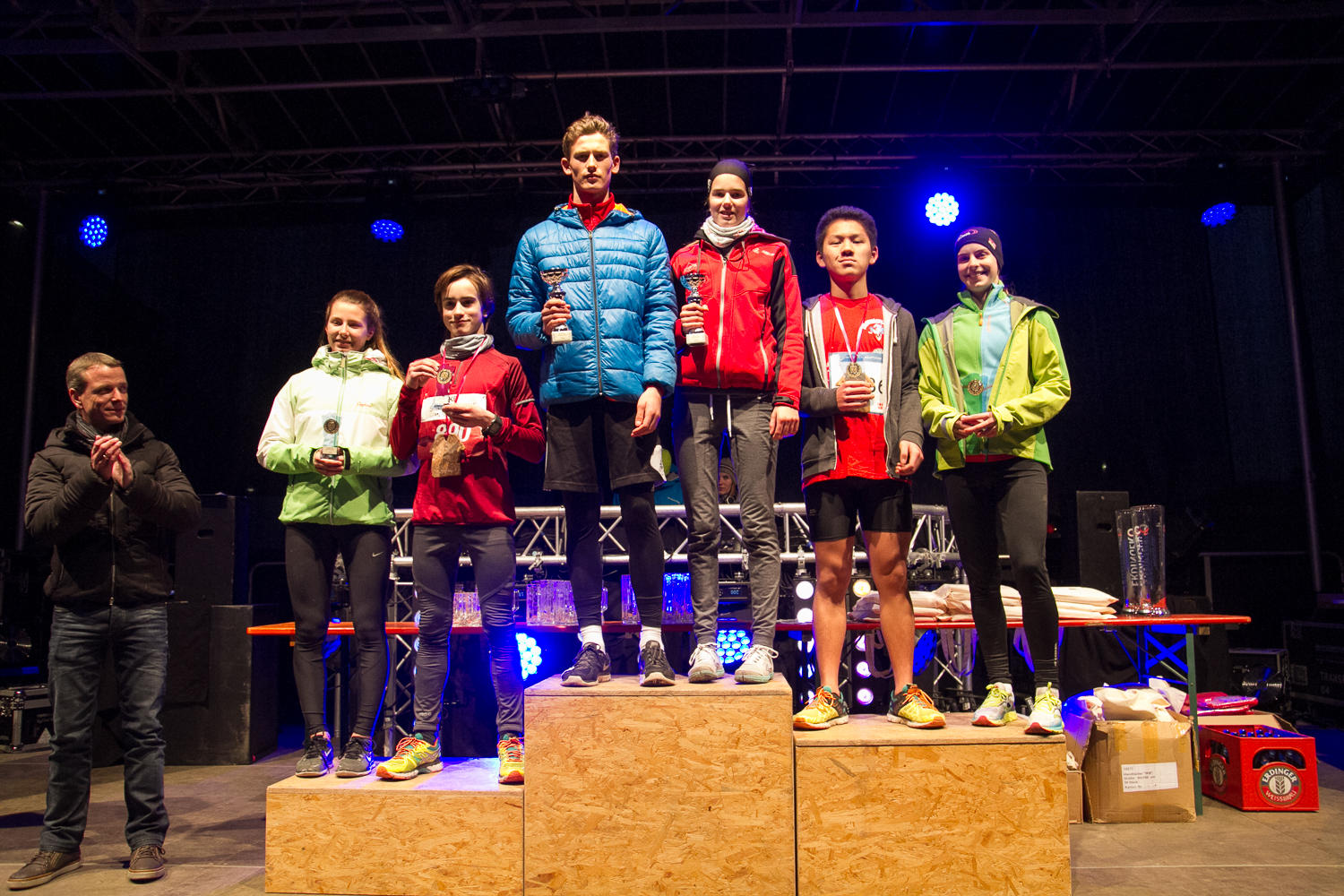 Der Silvesterlauf 2015 konnte einen Teilnehmerrekord von knapp 1.500 LäuferInnen verzeichnen. Vizebürgermeister Christoph Kaufmann gratulierte den SiegerInnen und war begeistert von der tollen Stimmung.