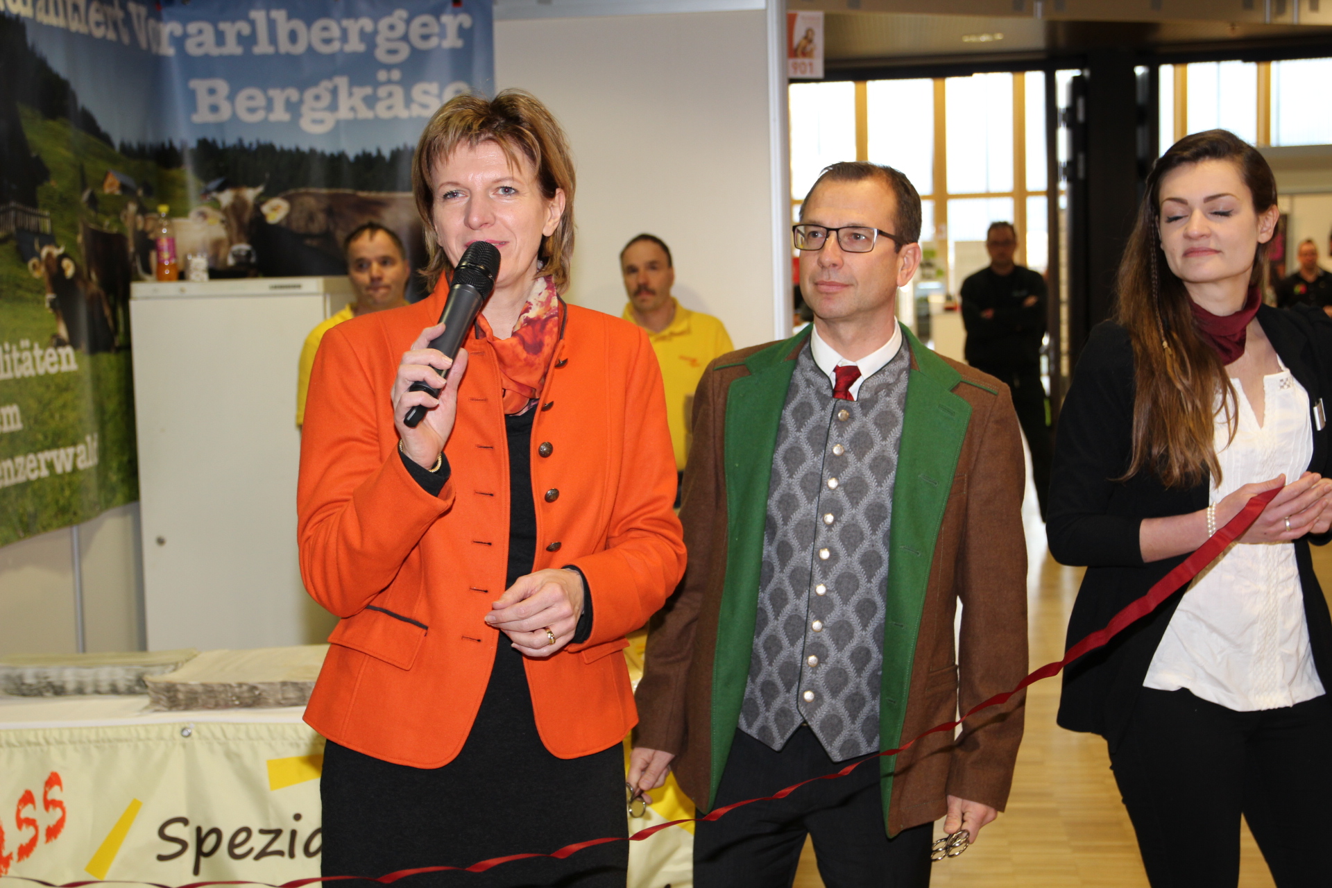 Von 26. bis 28. Februar fand in der Tiroler Landeshauptstadt die 16. Weinmesse statt. Bürgermeisterin Christine Oppitz-Plörer eröffnete die Veranstaltung in der Messe Innsbruck. Mit 145 Ausstellern konnte die Innsbrucker Weinmesse in diesem Jahr einen neuen BesucherInnenrekord verzeichnen.