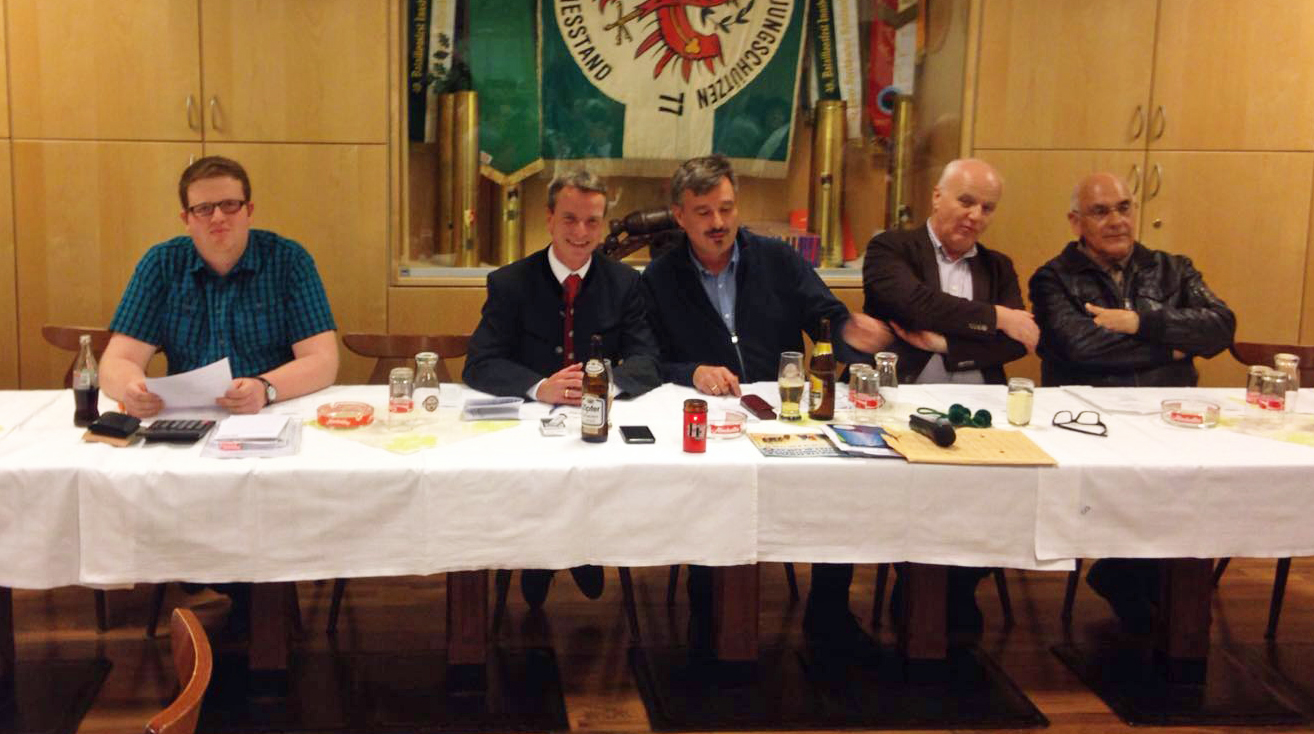 Vizebürgermeister Christoph Kaufmann besuchte die Jahreshauptversammlung der "Speckbacher Schützenkompanie Alter Schießstand". Er dankte Hauptmann Alexander Mitterer und seiner Kompanie für die zahlreichen Ausrückungen und für ihr soziales Engagement im Stadtteil Neu Arzl /Olympisches Dorf.