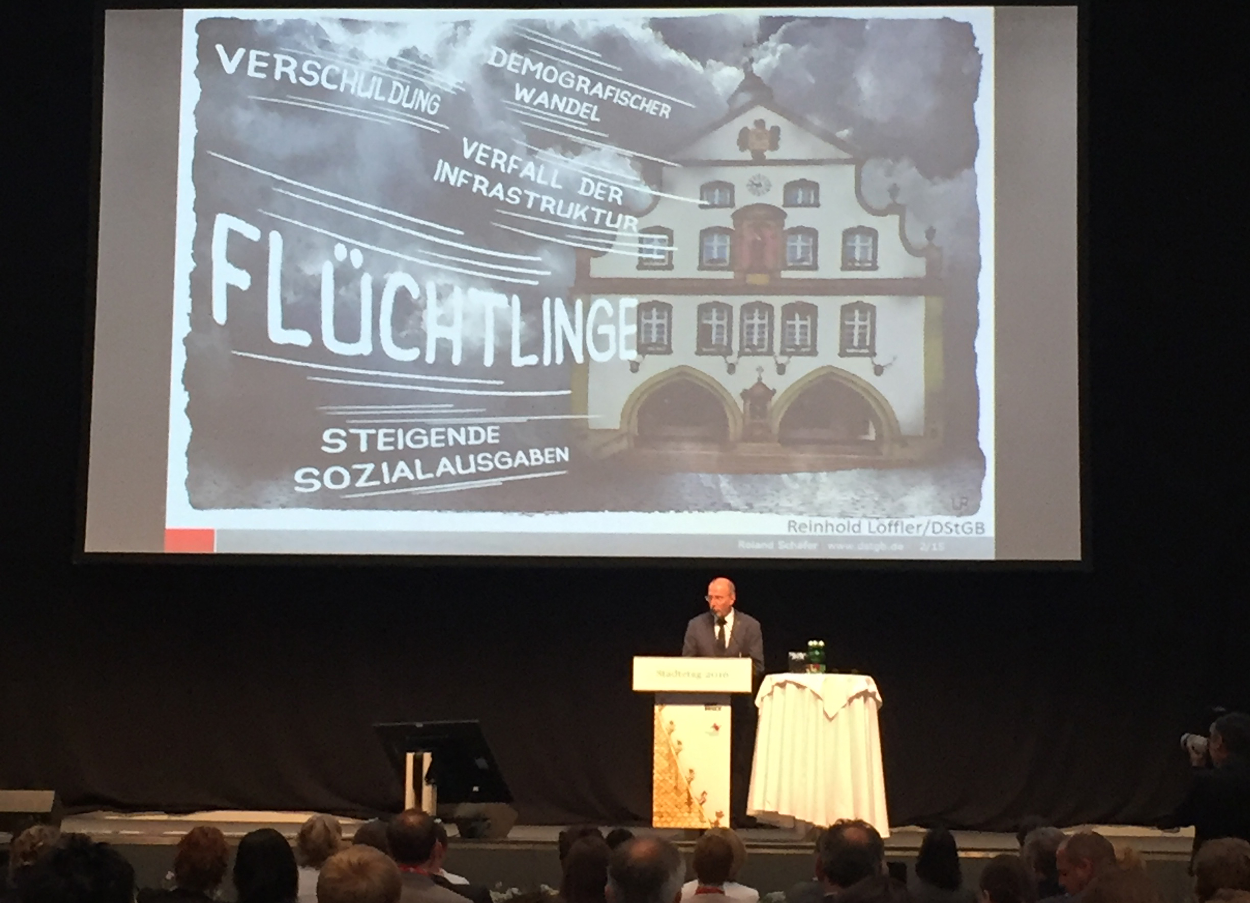 Roland Schäfer, Präsident des deutschen Städte- und Gemeindebund berichtete über die Herausforderungen in Deutschland.