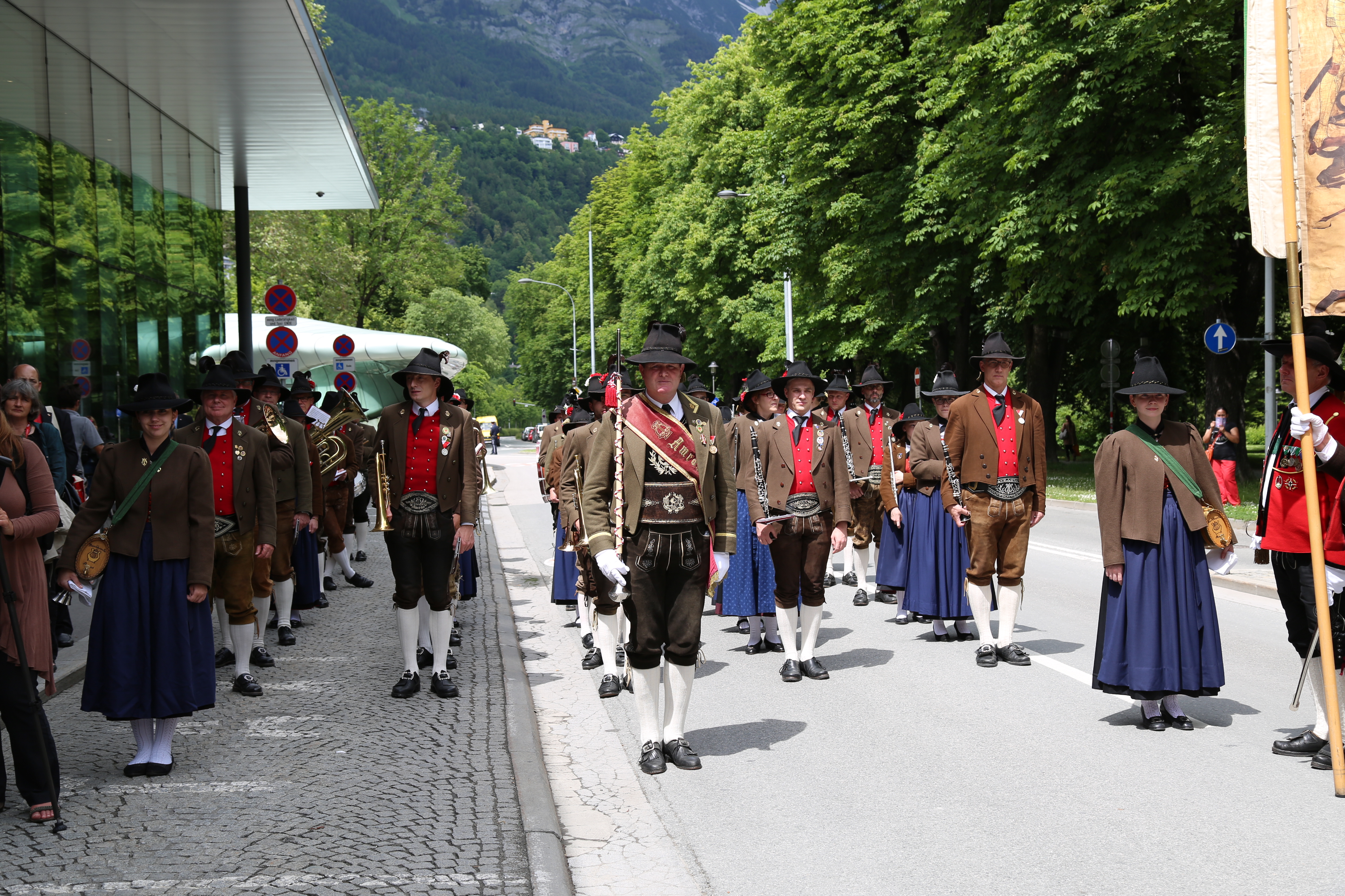 Die Stadtmusikkapelle Amras marschierte zum landesüblichen Empfang auf.
