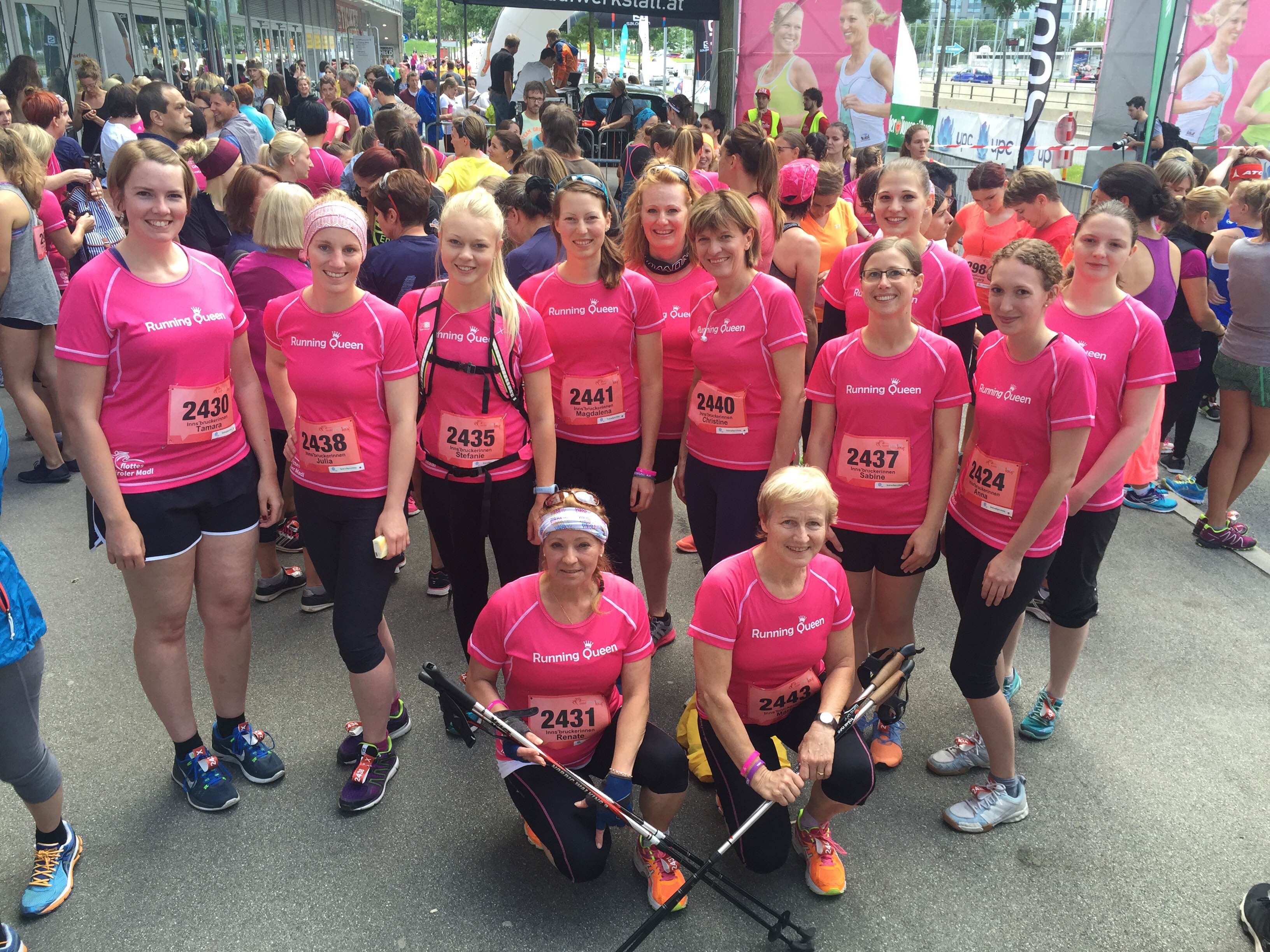 Beim 06. Tiroler Frauenlauf war auch wieder ein Team des Stadtmagistrats vertreten. Die sportlichen Damen rund um Bürgermeisterin Christine Oppitz-Plörer zeigten allesamt eine gute Leistung und waren mit Spaß und Freude dabei.