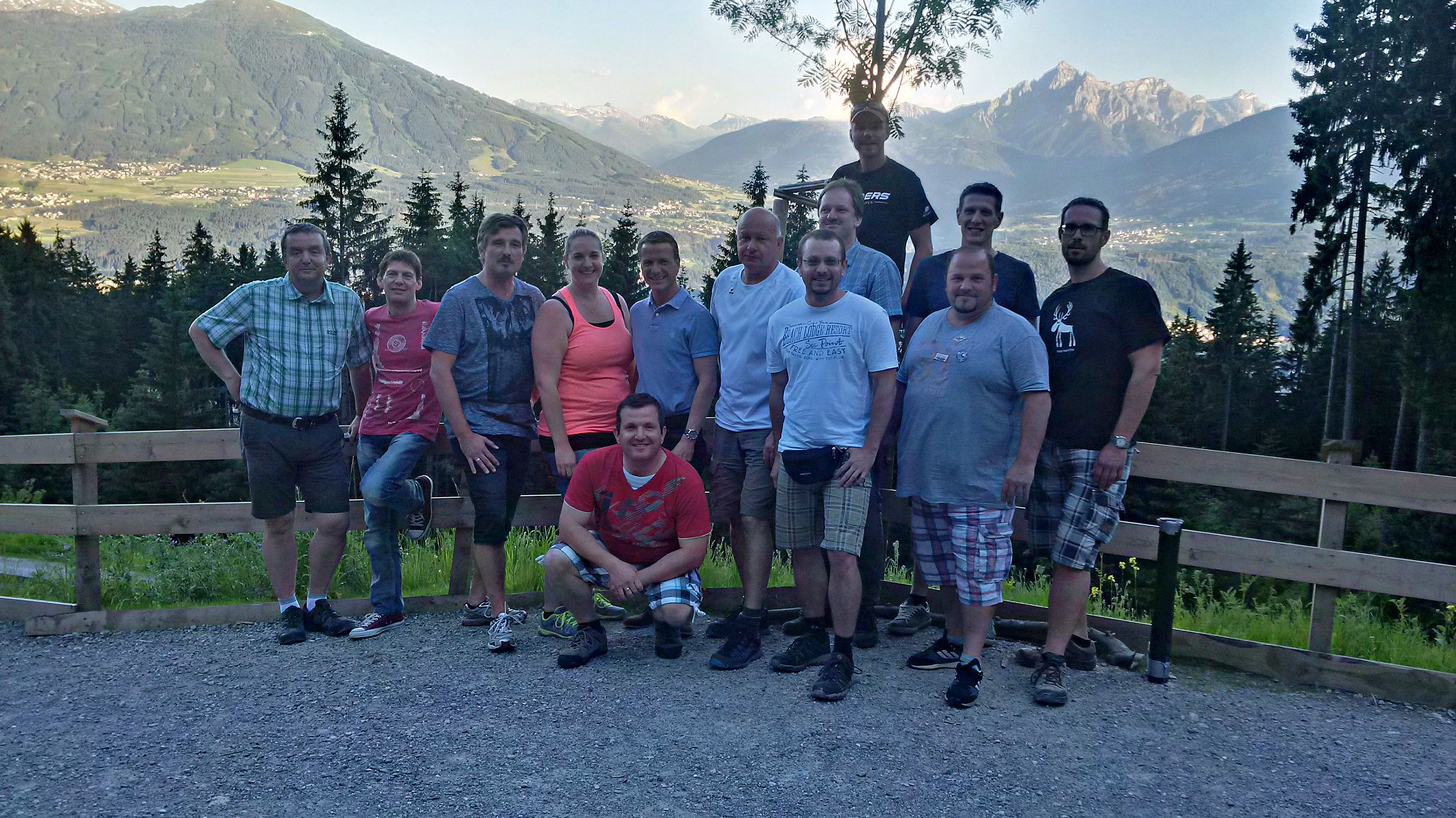 Vizebürgermeister Christoph Kaufmann lud die Speckbacher Schützenkompanie Alter Schießstand zur Kommandantschaftssitzung auf die Umbrüggler Alm.