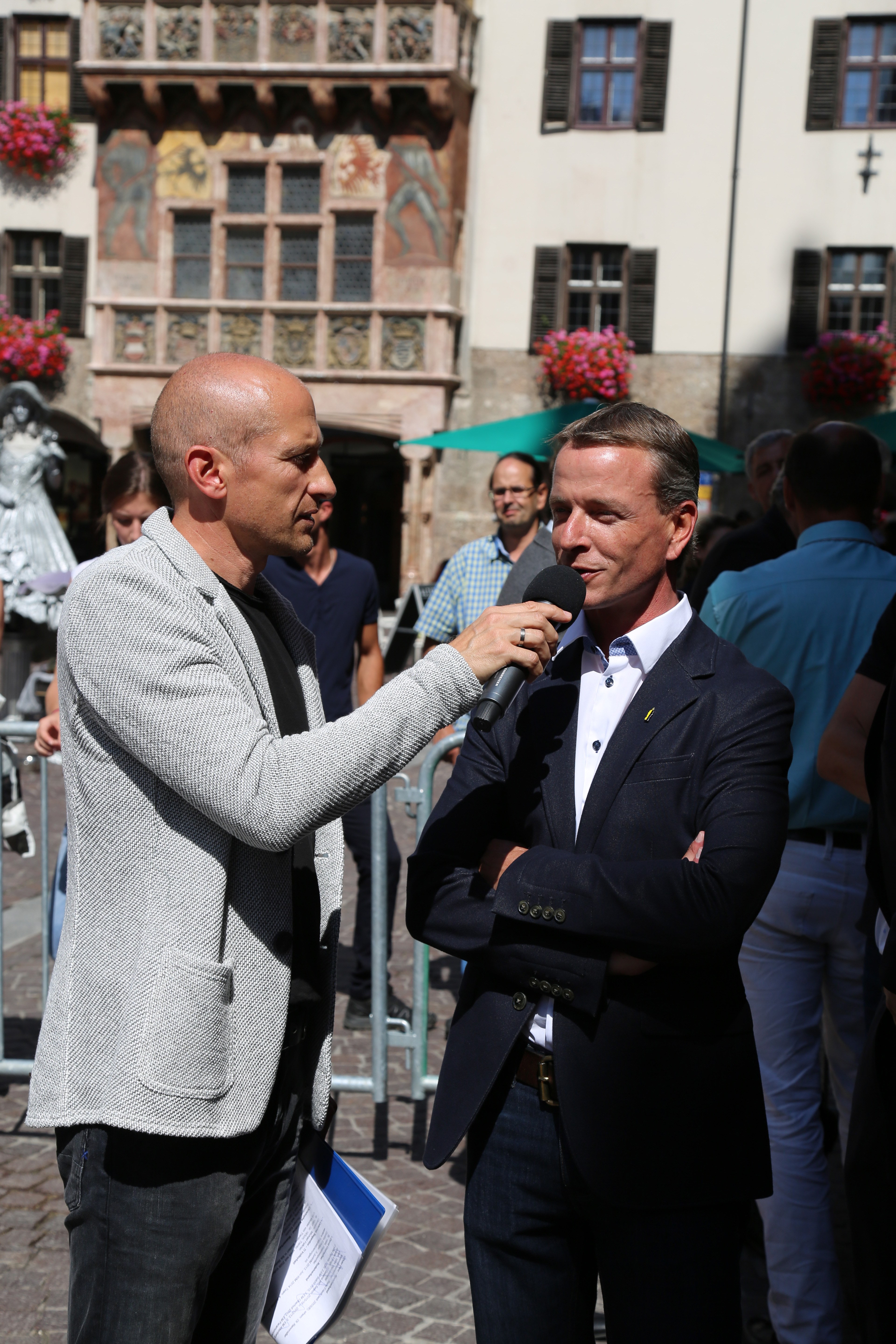 Vizebürgermeister und Sportreferent Christoph Kaufmann (r.) im Gespräch mit Moderator Bernhard Hochreiter