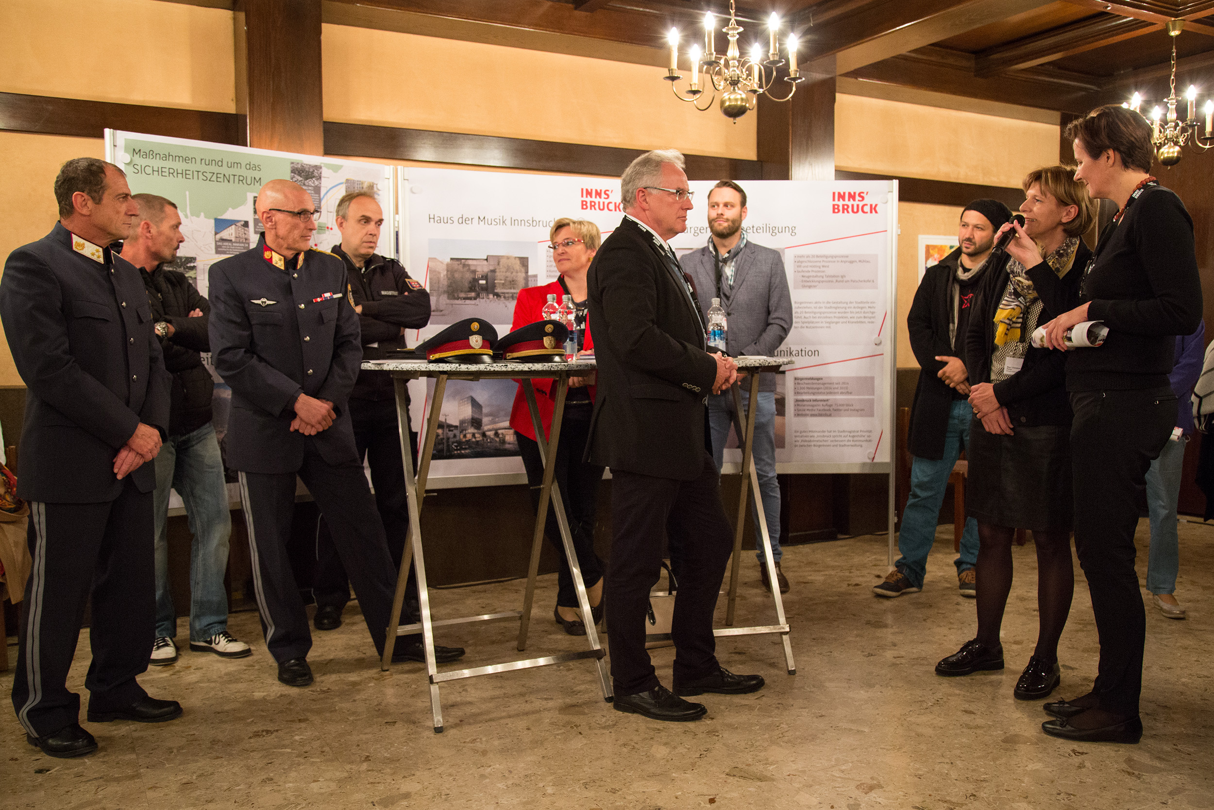 Impressionen von der Abendveranstaltung beim Stadtteiltag Sieglanger