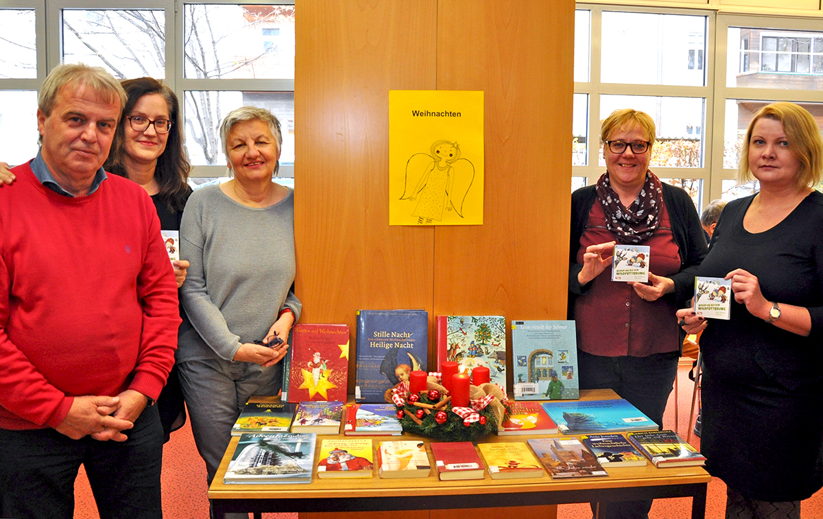 Das Team der Stadtbücherei Innsbruck wünscht eine schöne Weihnachtszeit!