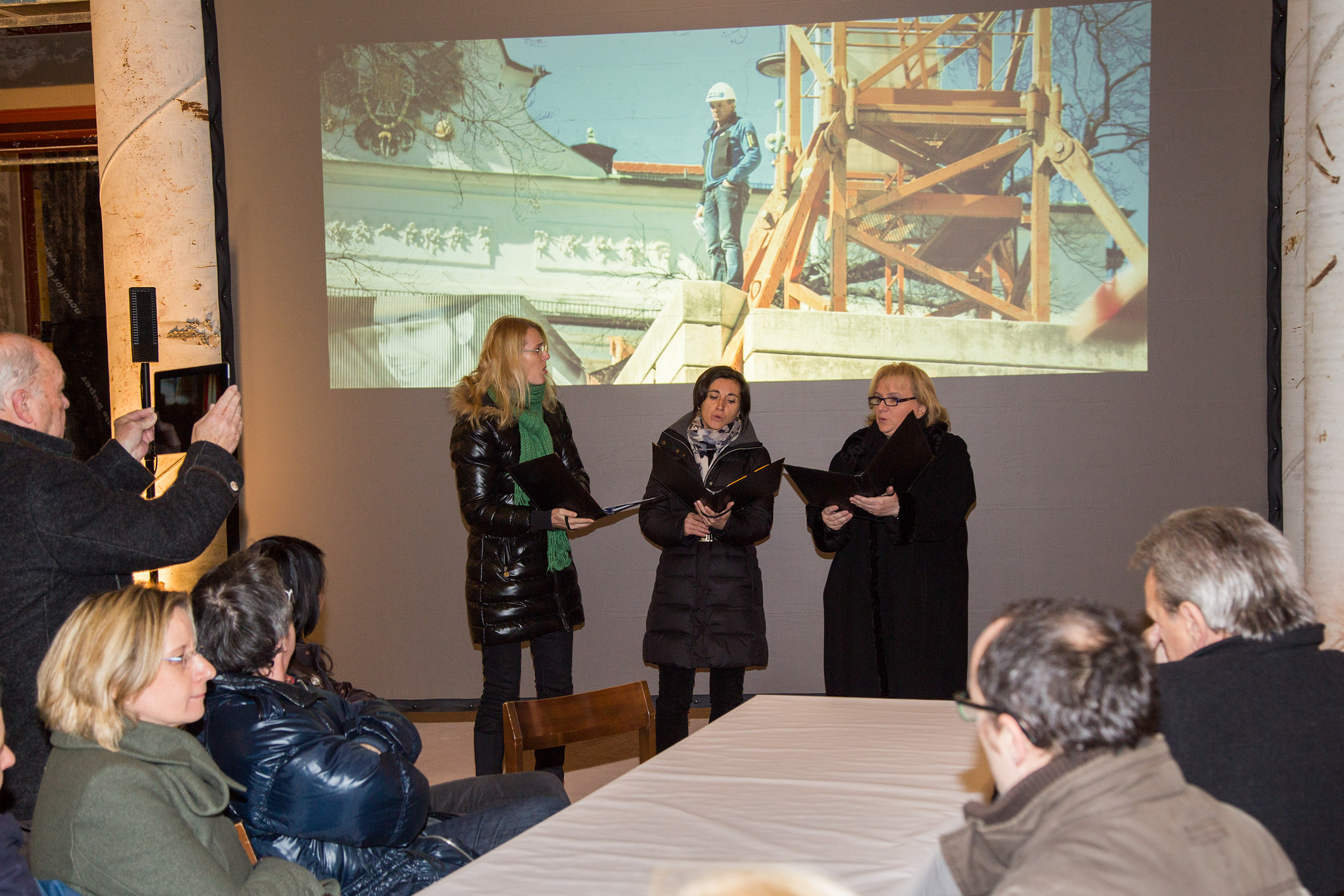 Hier das Vokalensemble des Tiroler Sängerbundes. Weitere musikalische Beiträge boten VertreterInnen des Tiroler Blasmusikverbandes, des Tiroler Volksmusikvereines und des Tiroler Landeskonservatoriums dar.