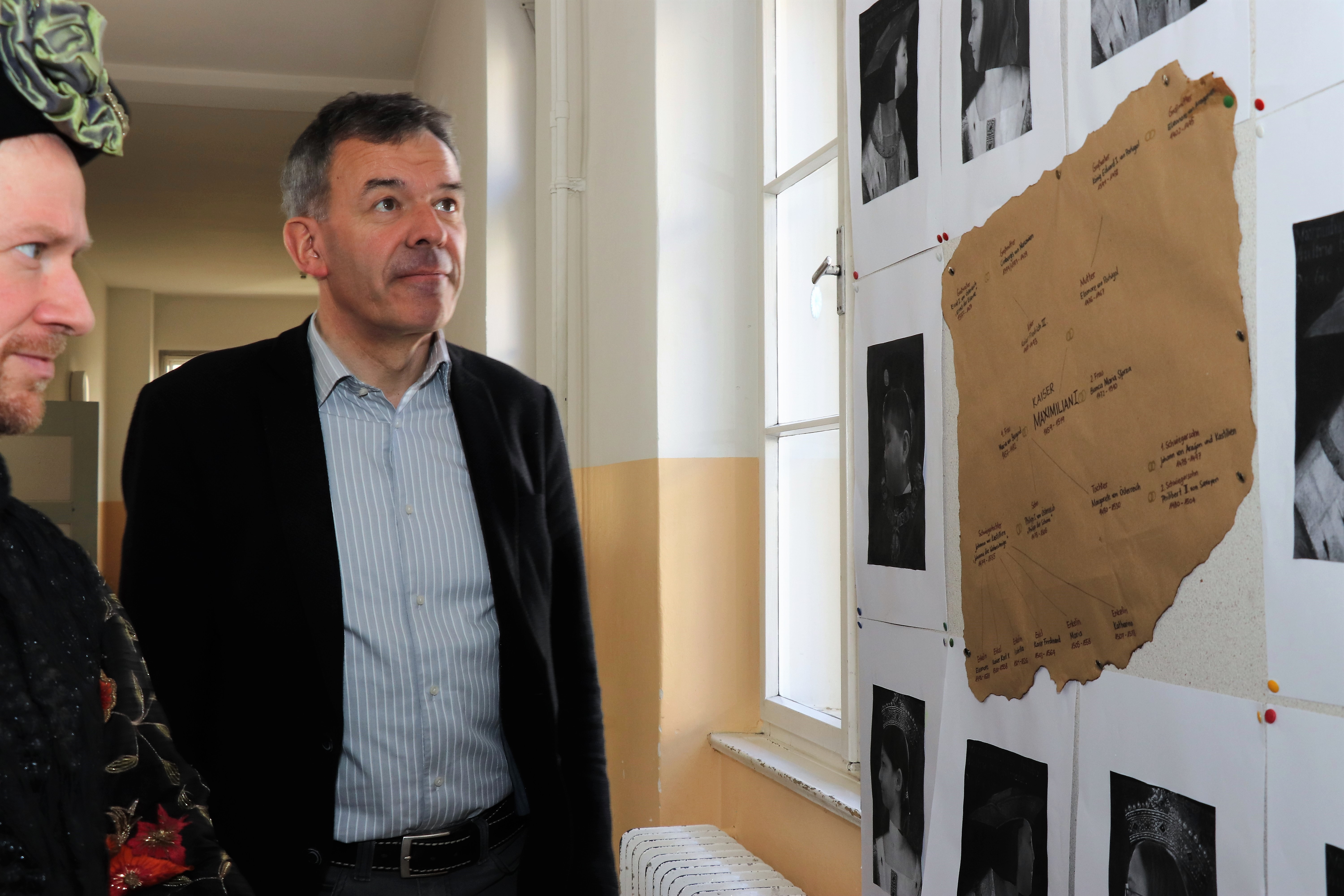 Kaiser und Bürgermeister waren beeindruckt von der Kreativität der Kinder.